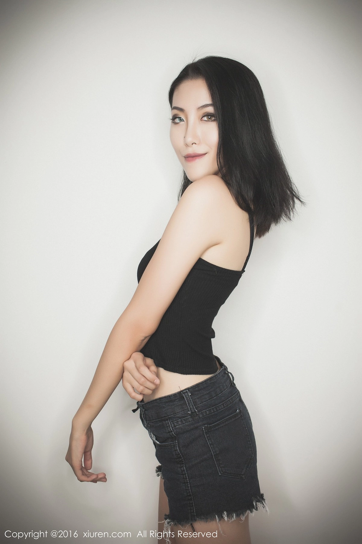 xk-No.617_嫩模BOBO_xk牛仔热裤秀完美身材狐媚双眼冷艳迷人写真49P-第1章-图片2