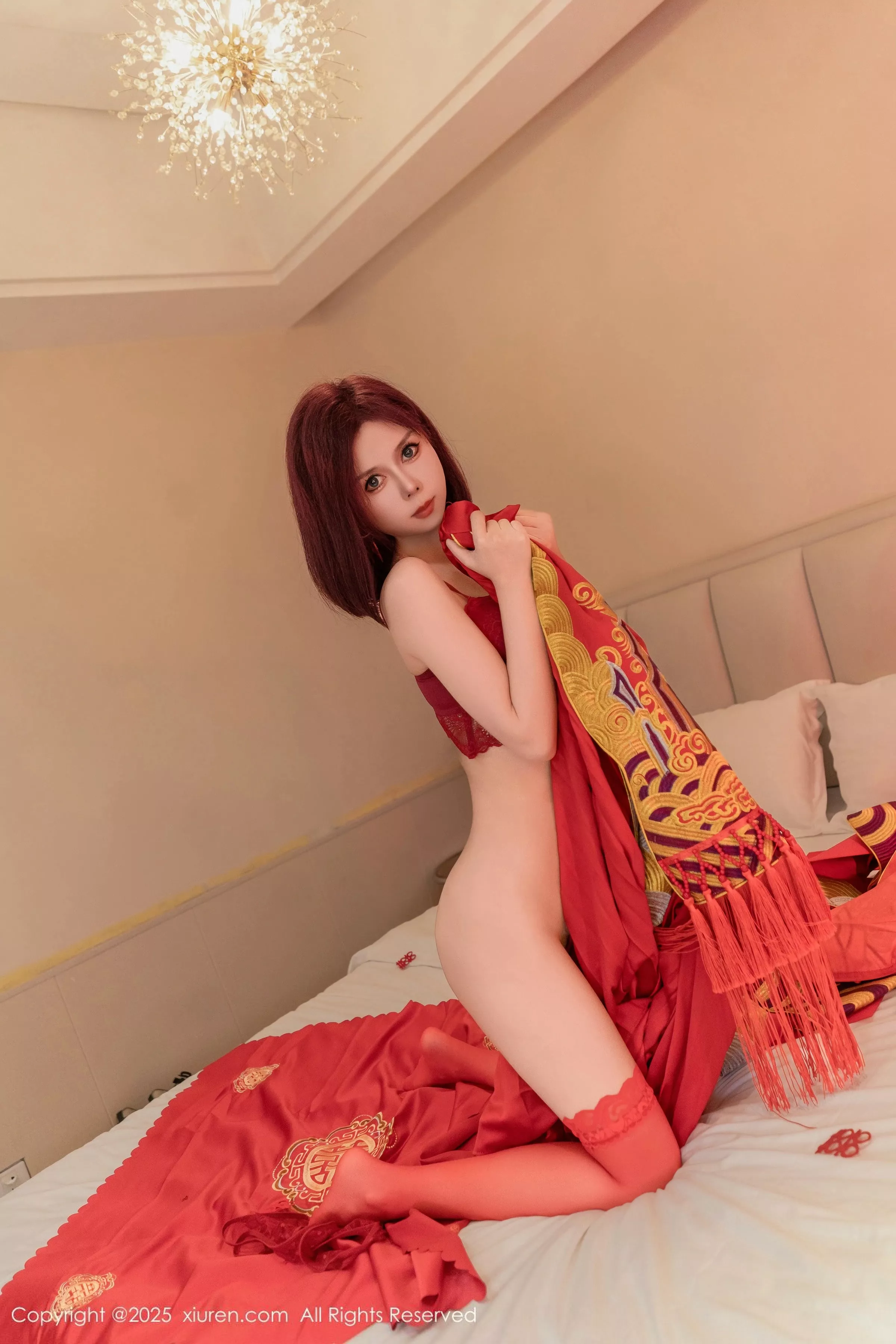 模特白芷yy新婚主题性感红色蕾丝内衣配红丝袜秀曼妙身姿诱惑写真90P-第1章-图片3