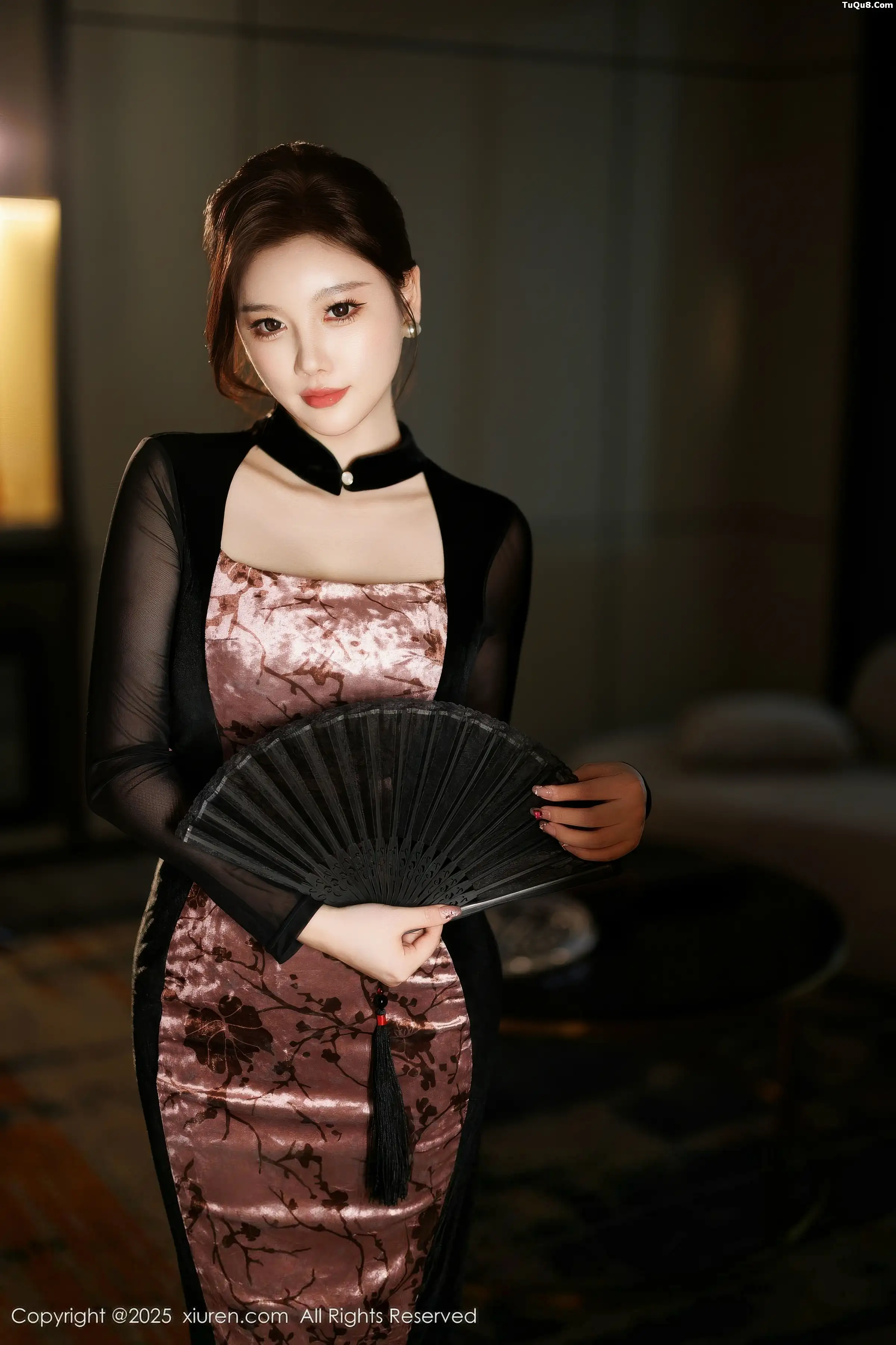 女神CHENCHEN.性感黑色情趣内衣配黑丝袜秀丰腴身材诱惑写真83P-第1章-图片2