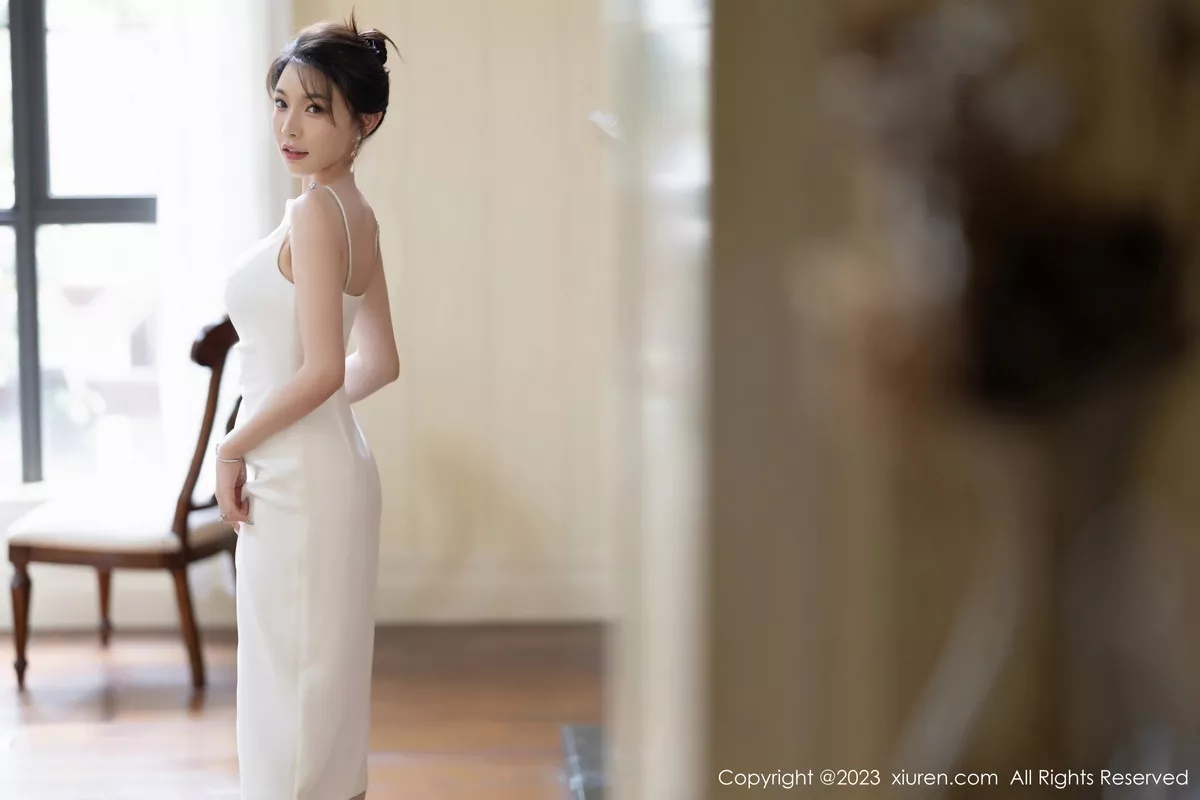 模特徐莉芝Booty白色吊带裙+白色蕾丝薄纱秀惹火身材诱惑写真90P-第1章-图片2