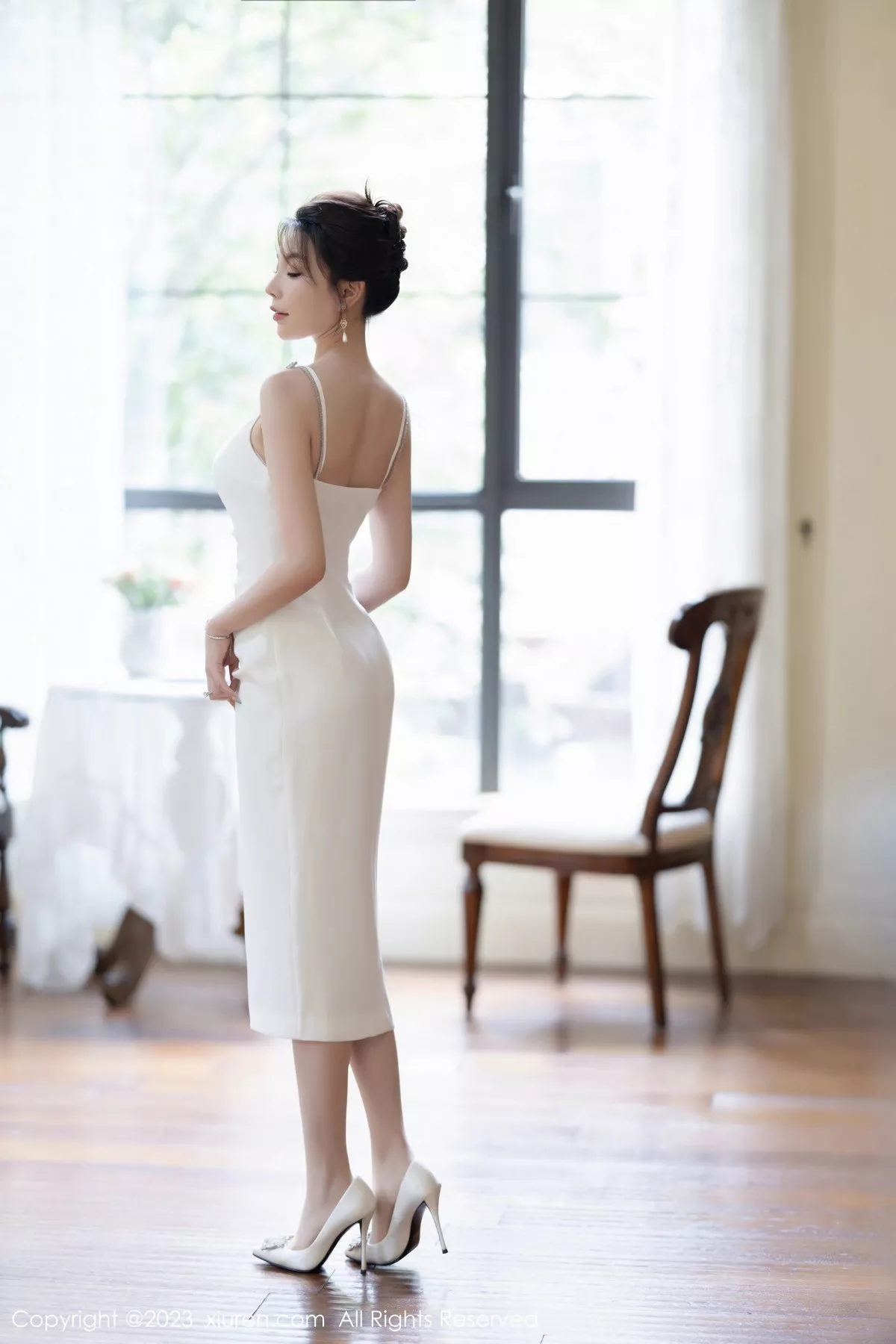 模特徐莉芝Booty白色吊带裙+白色蕾丝薄纱秀惹火身材诱惑写真90P-第1章-图片3