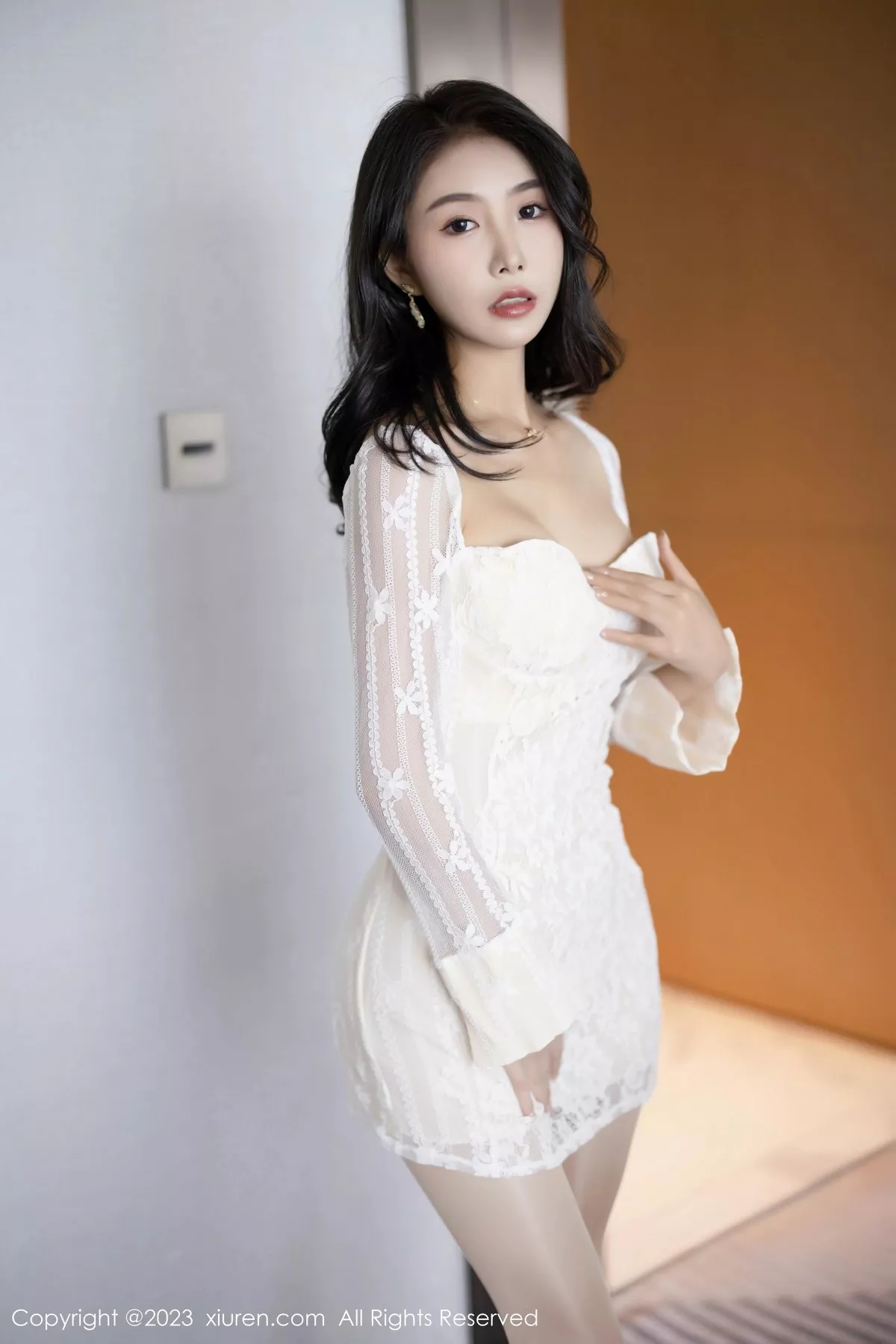 模特苏苏阿性感白色比基尼服饰配开档肉丝秀曼妙身姿诱惑写真81P-第1章-图片2