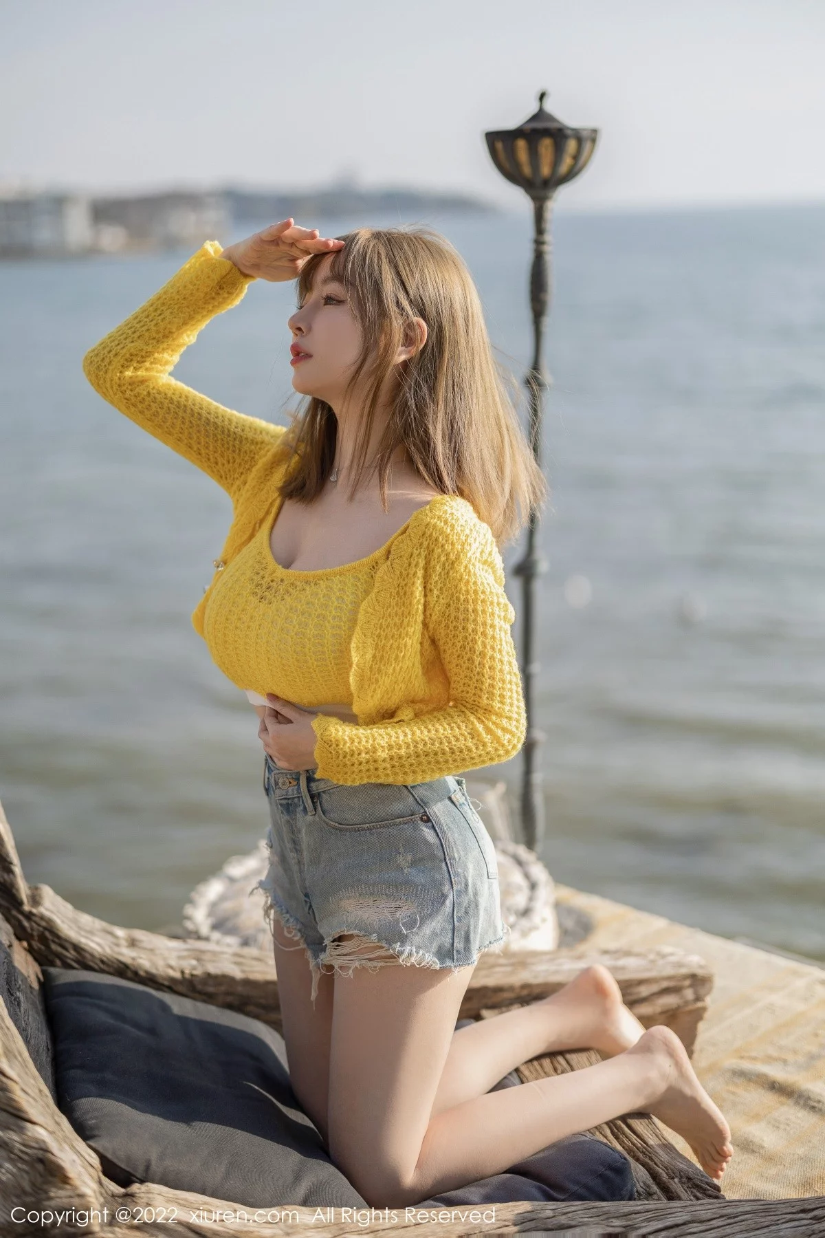 女神王雨纯大理旅拍黄色收身衣配原色丝袜秀豪乳翘臀诱惑写真53P-第1章-图片1