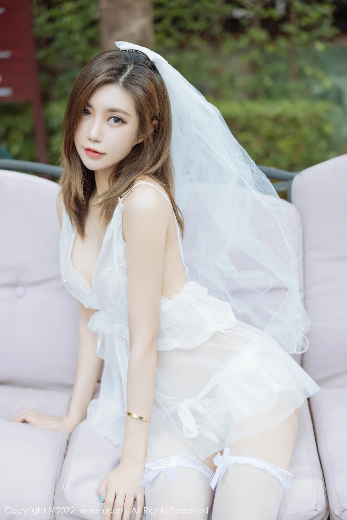 女神绮里嘉ula珠三角旅拍白色薄透婚纱配白色丝袜极致魅惑写真54P-第1章-图片1