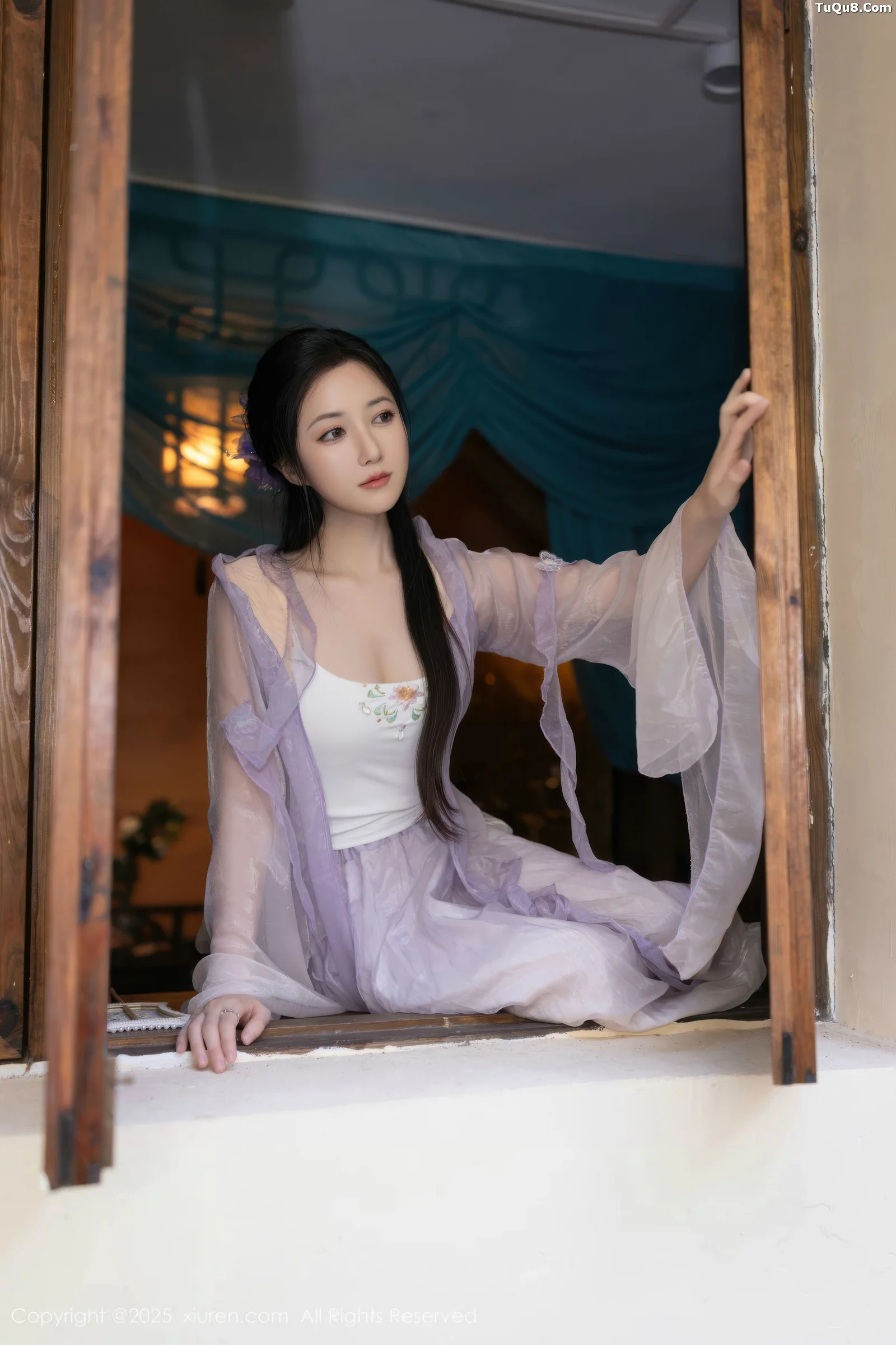 模特鱼子酱Fish性感紫色连衣裙配白色丝袜秀曼妙身姿诱惑写真74P-第1章-图片1