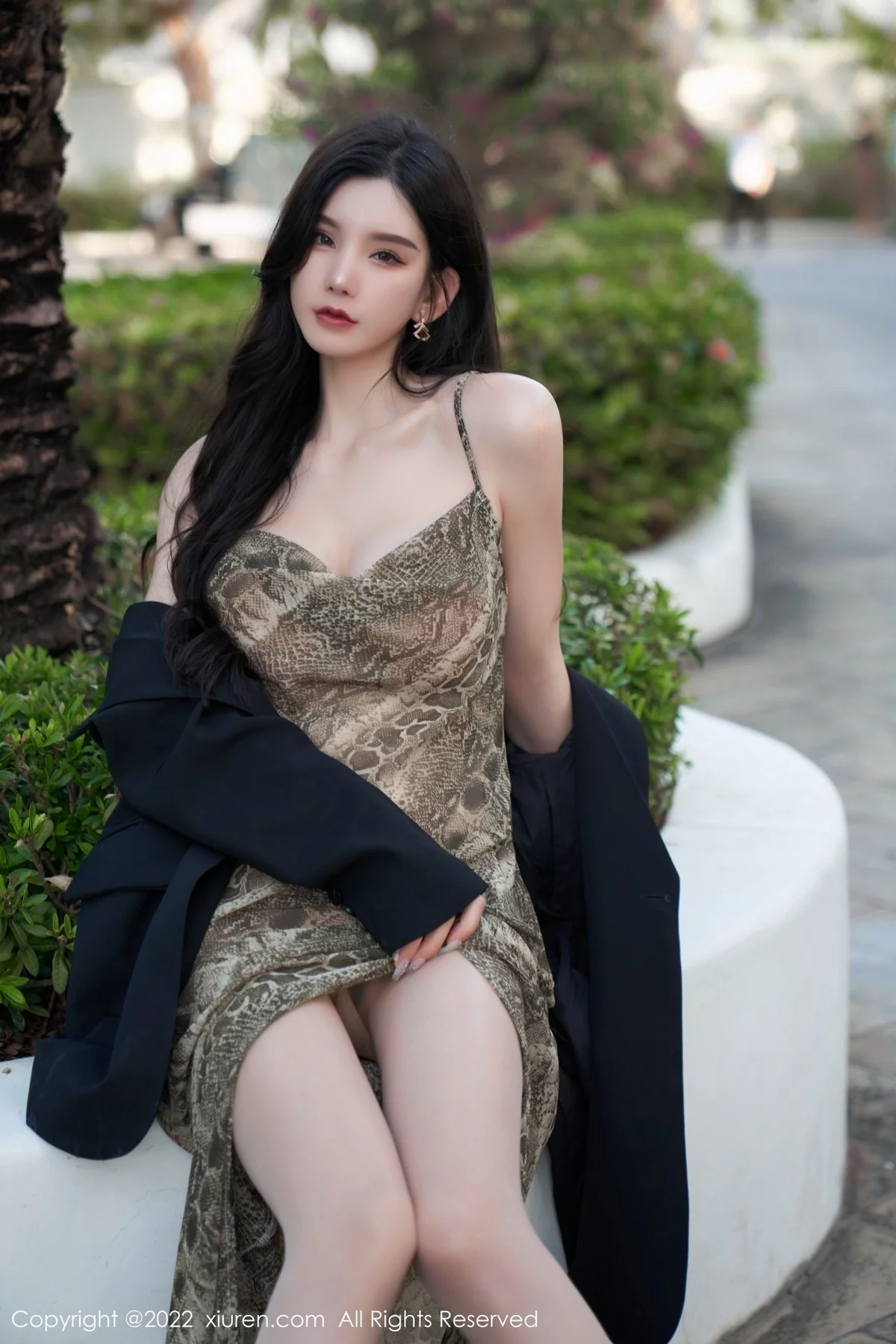 女神周于希Sally三亚旅拍吊带裙配肉丝裤袜秀惹火身材诱惑写真64P-第1章-图片3