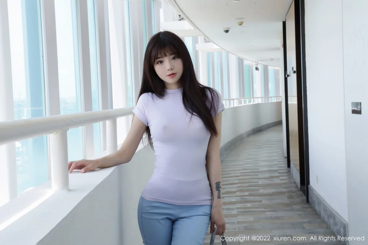 模特佘贝拉bella三亚旅拍紫色收身衣配长裤秀完美身材诱惑写真84P-第1章-图片3