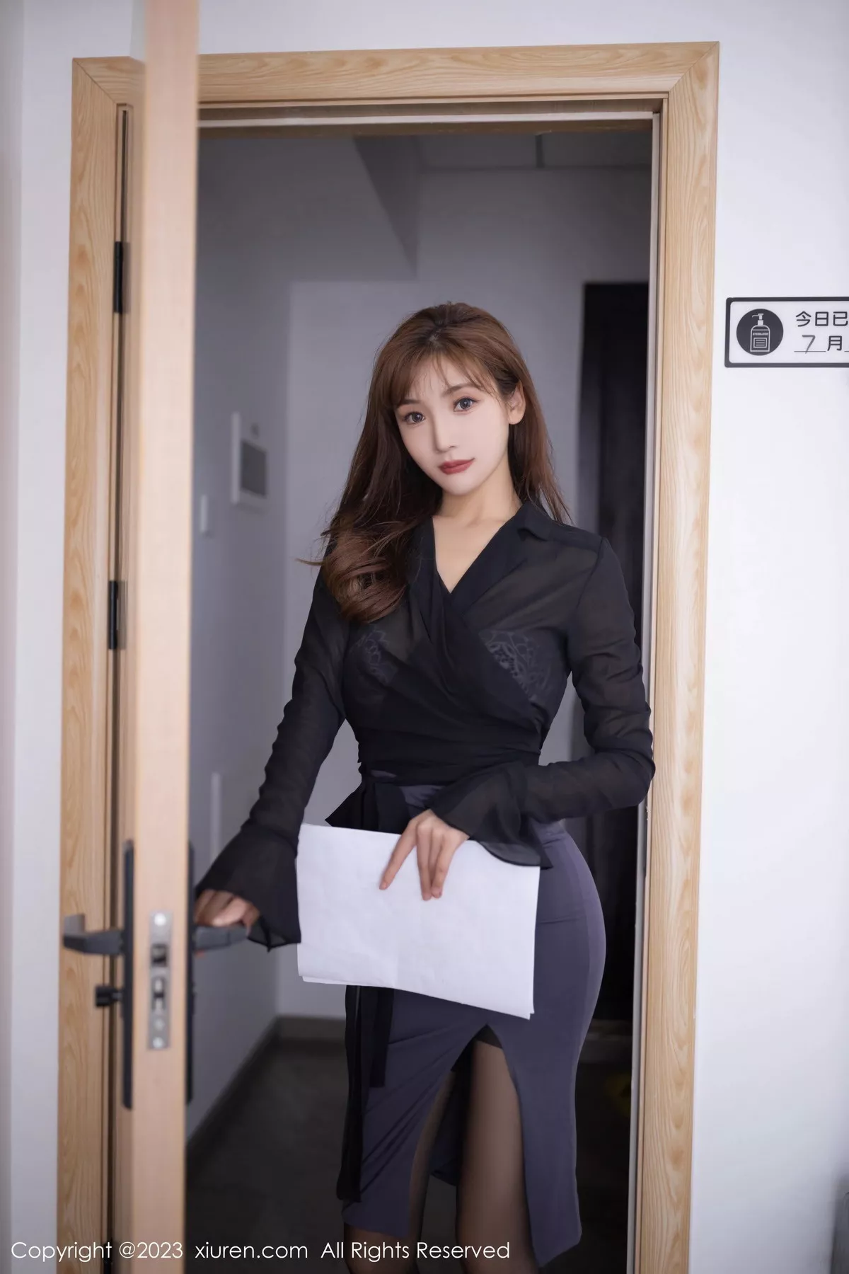 模特陆萱萱束缚主题黑色薄透上衣露性感白色蕾丝内衣诱惑写真80P-第1章-图片2