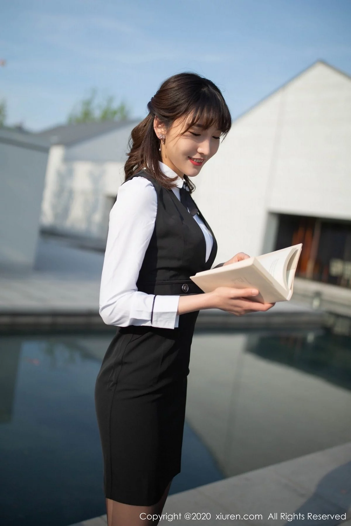 嫩模陆萱萱乌镇+太湖旅拍前台经理主题黑丝裤袜秀翘臀诱惑写真72P-第1章-图片1