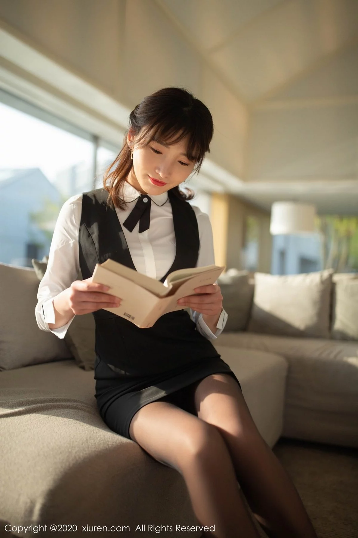 嫩模陆萱萱乌镇+太湖旅拍前台经理主题黑丝裤袜秀翘臀诱惑写真72P-第1章-图片3