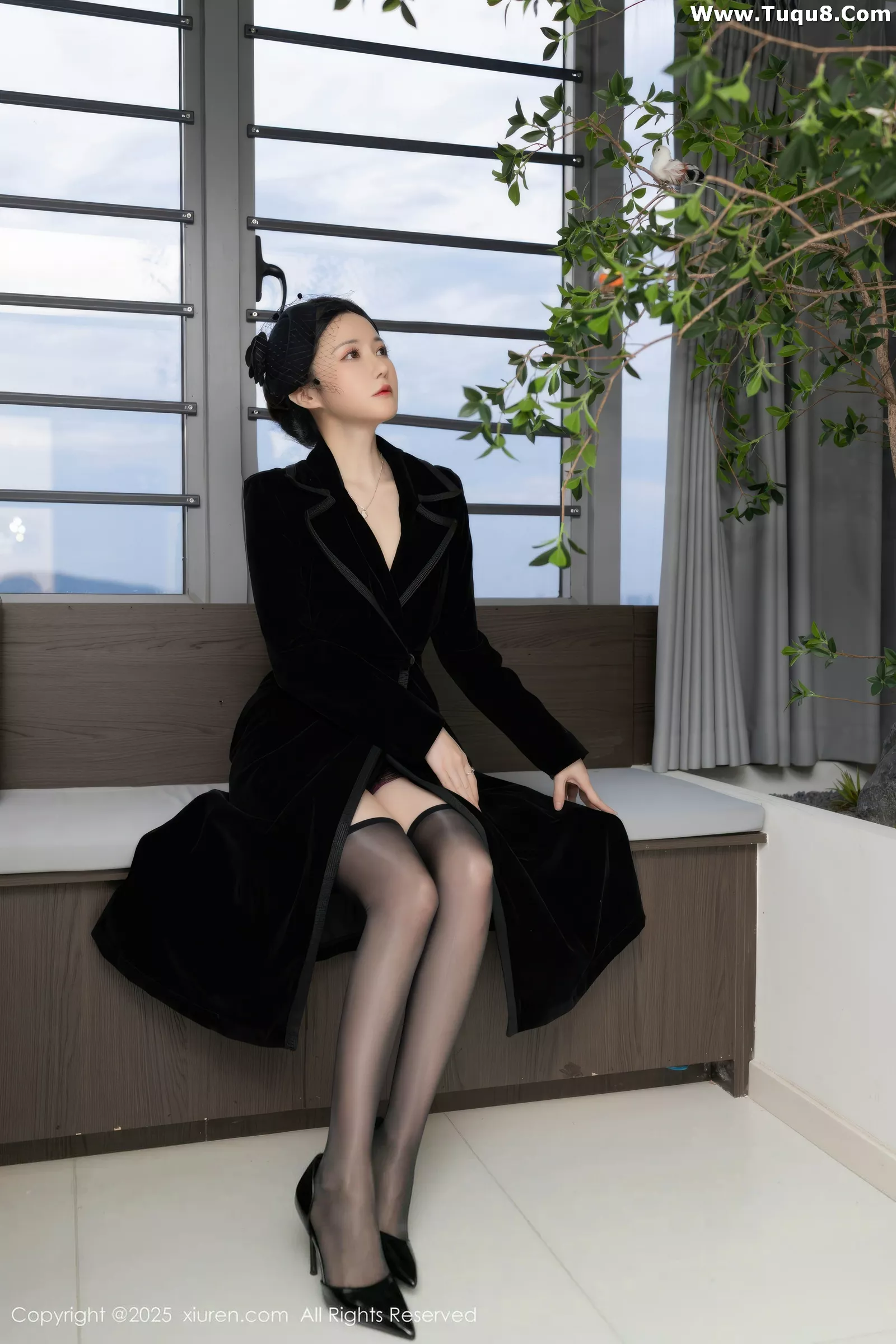 模特鱼子酱Fish性感黑色情趣内衣配黑丝吊袜秀曼妙身姿诱惑写真80P-第1章-图片1