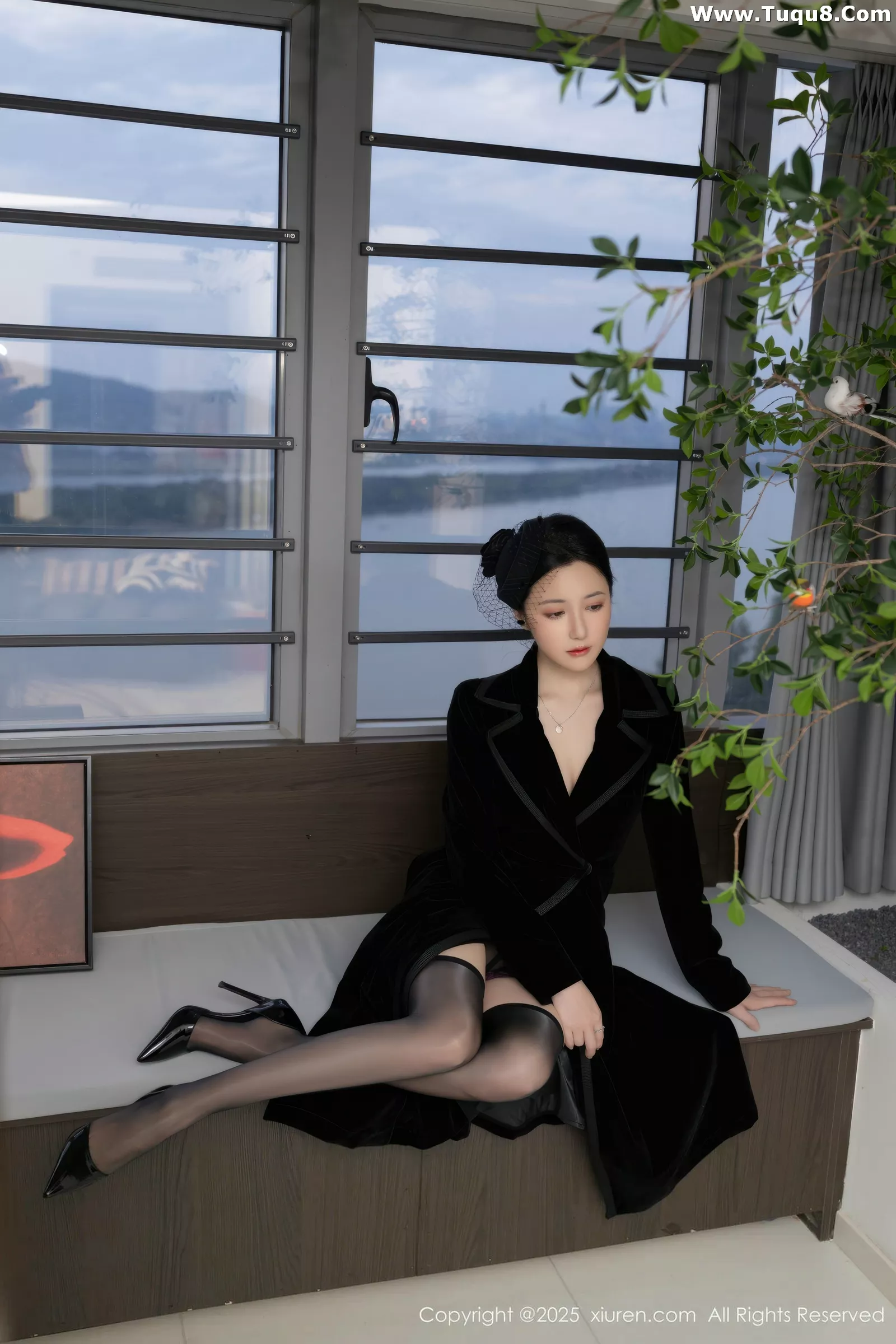 模特鱼子酱Fish性感黑色情趣内衣配黑丝吊袜秀曼妙身姿诱惑写真80P-第1章-图片2