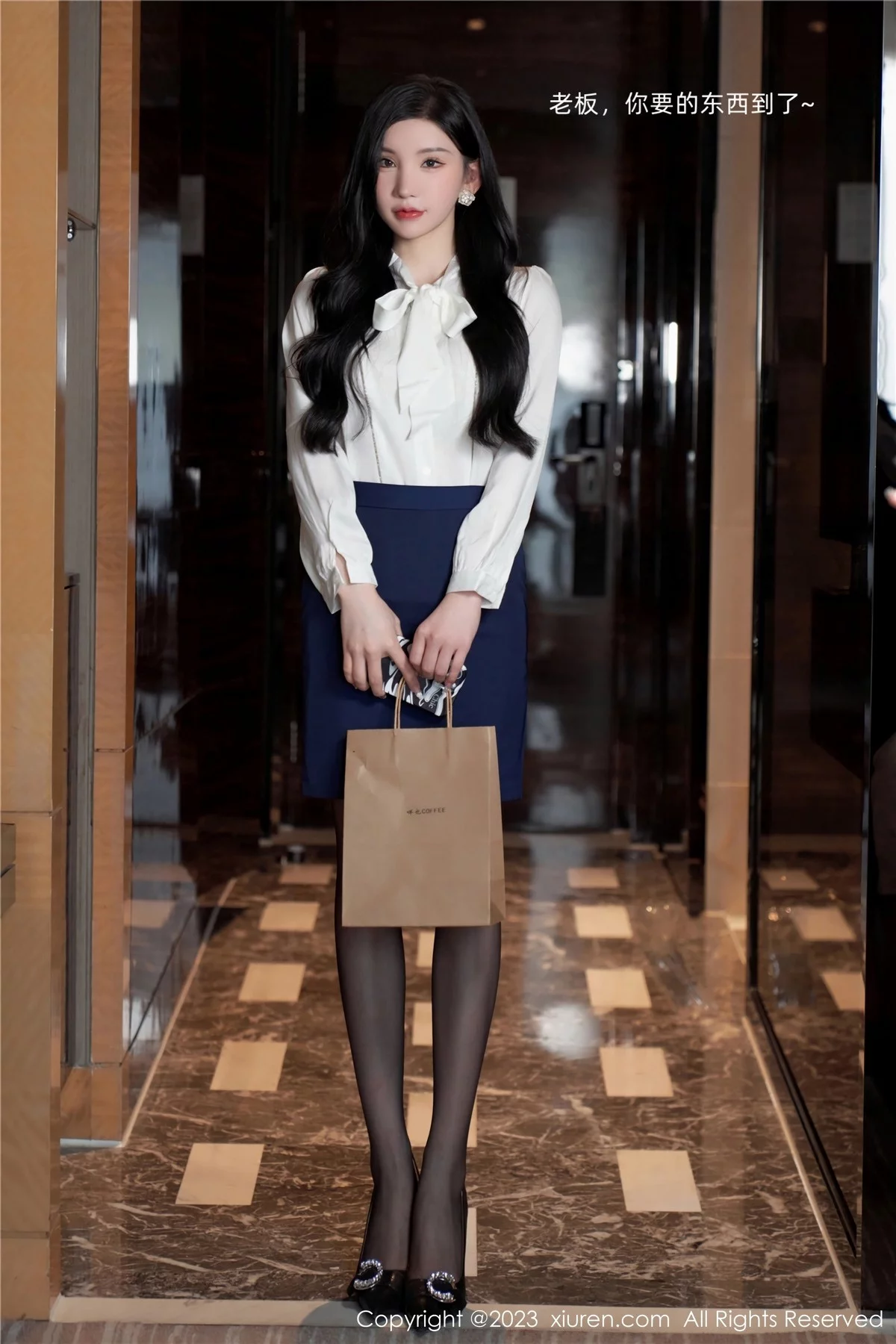 女神周于希Sally办公室秘密主题性感内衣配超薄黑丝极致魅惑写真82P-第1章-图片1