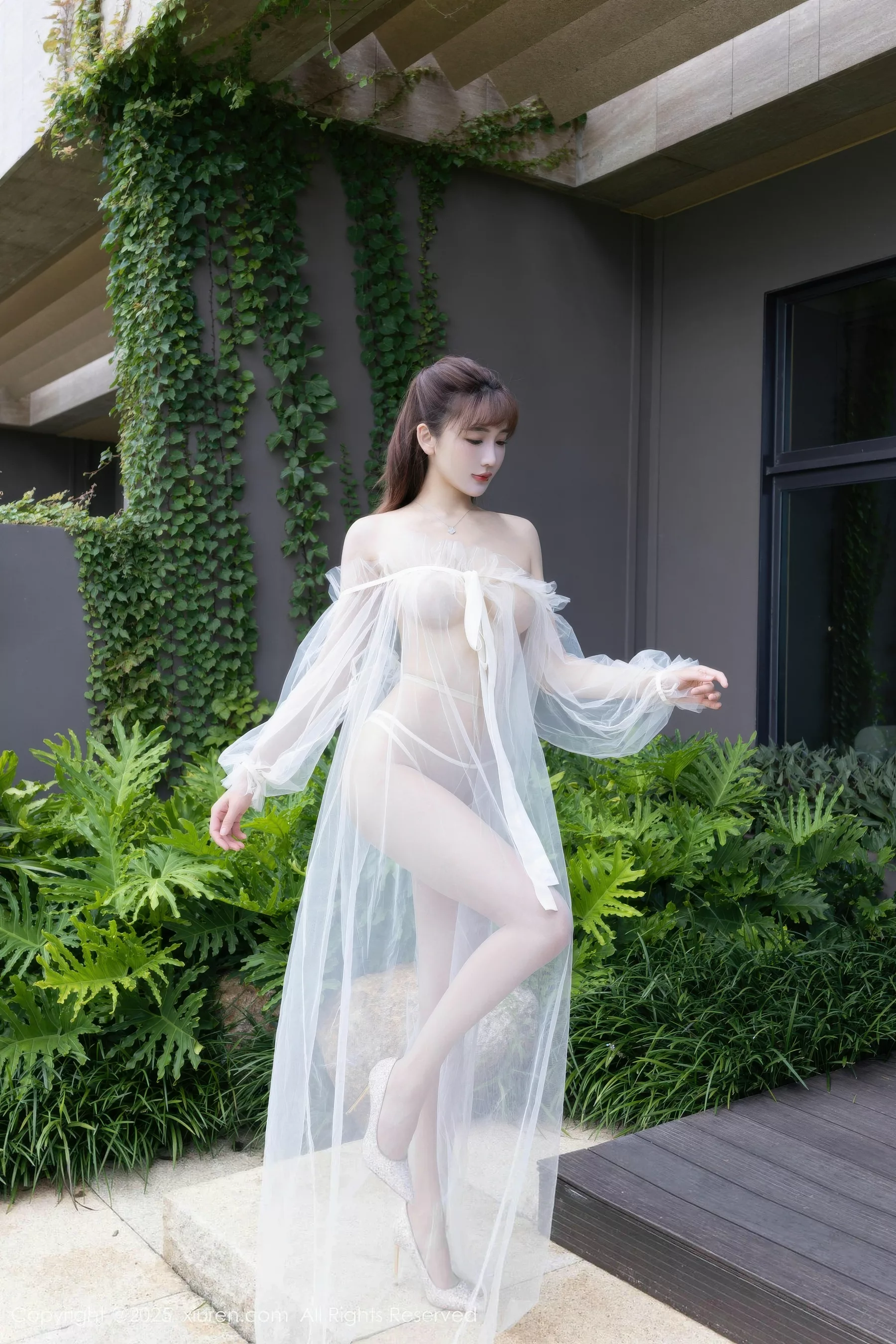 模特陆萱萱性感轻透白色薄纱配超薄肉丝秀柔美身姿惹火诱惑写真70P-第1章-图片3