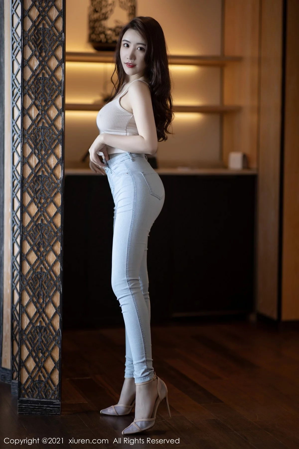 女神Cherry绯月樱三亚旅拍脱紧身牛仔裤露肉丝裤袜完美诱惑写真74P-第1章-图片2