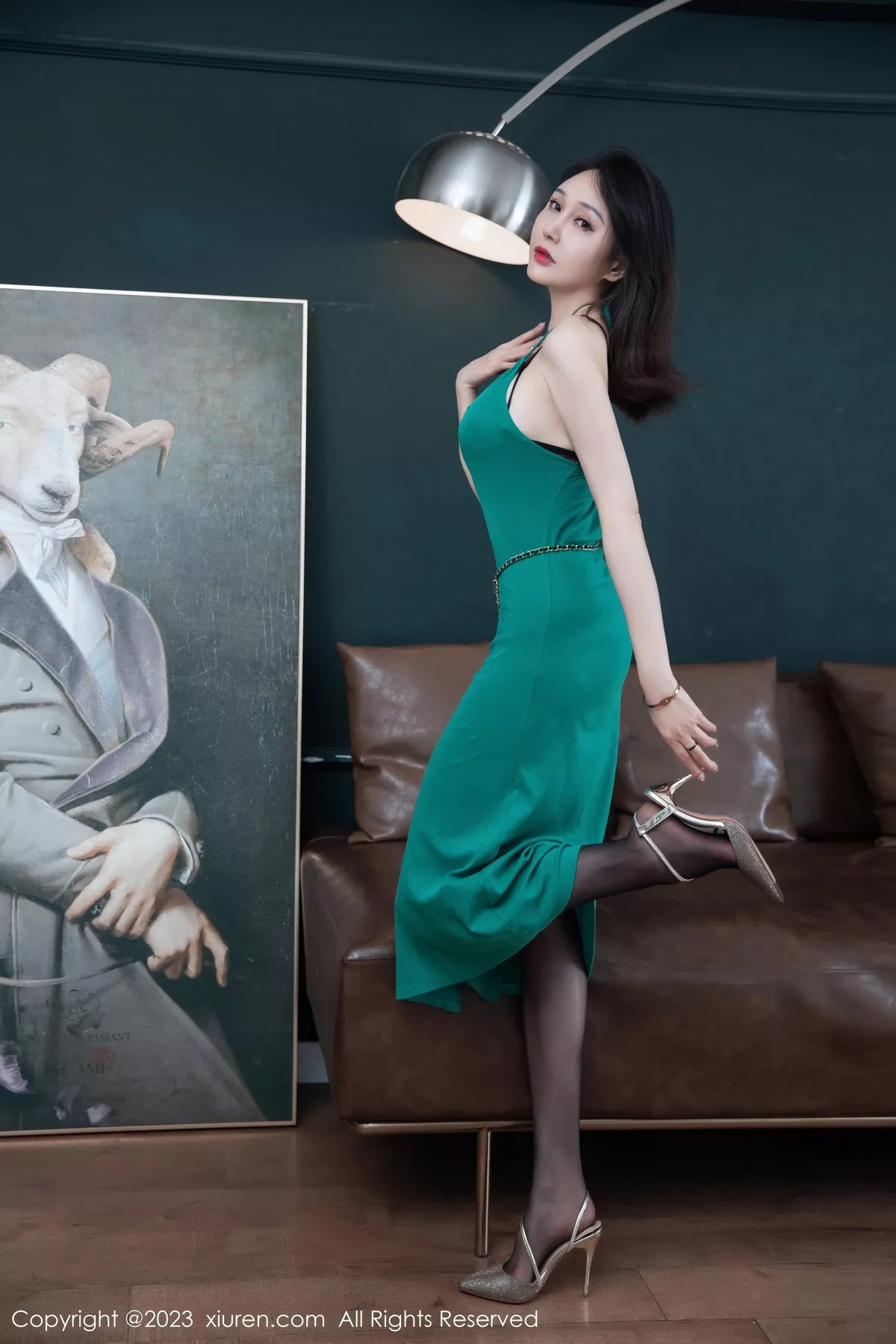 新人模特吴紫熙Fanny性感墨绿连衣长裙露黑色蕾丝内衣诱惑写真56P-第1章-图片1