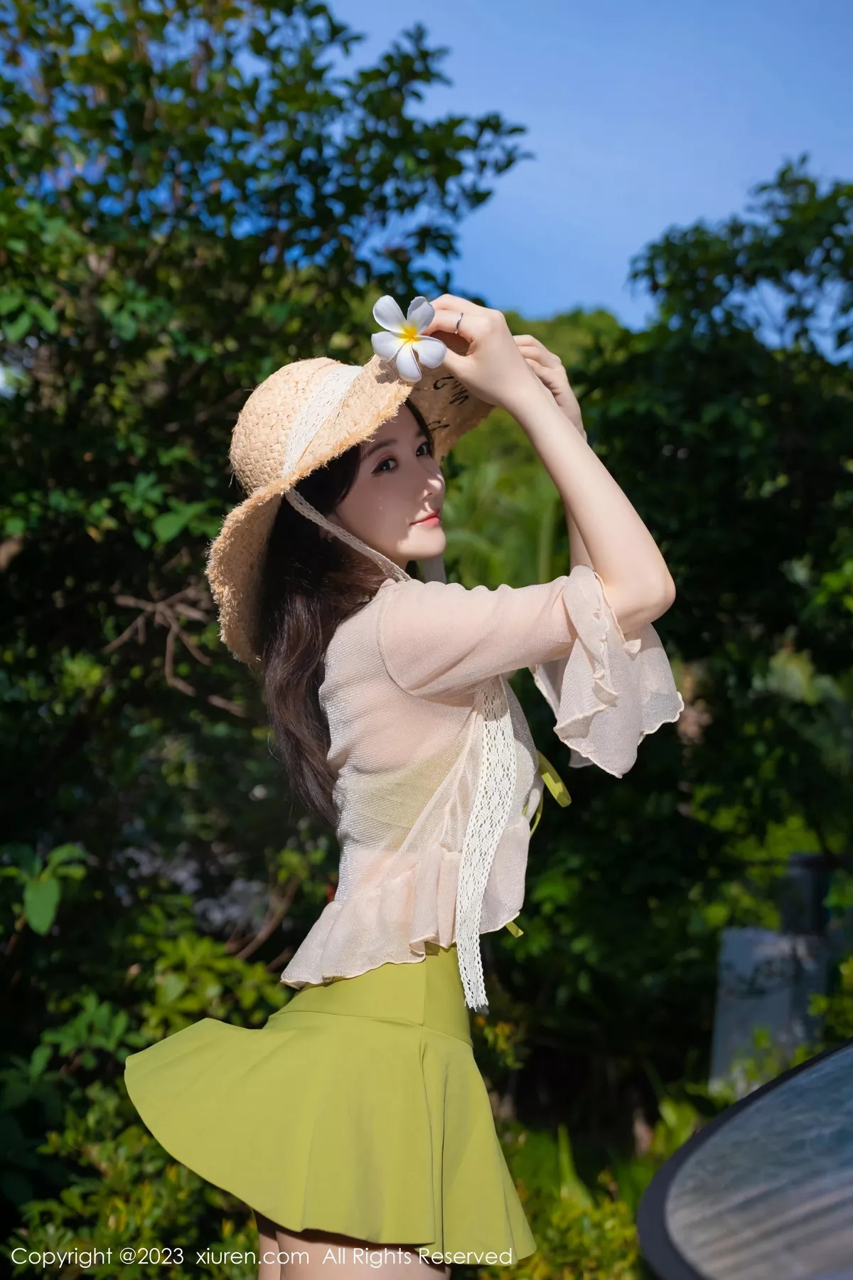 模特鱼子酱Fish泳池场景性感果绿色比基尼秀曼妙身姿诱惑写真80P-第1章-图片2