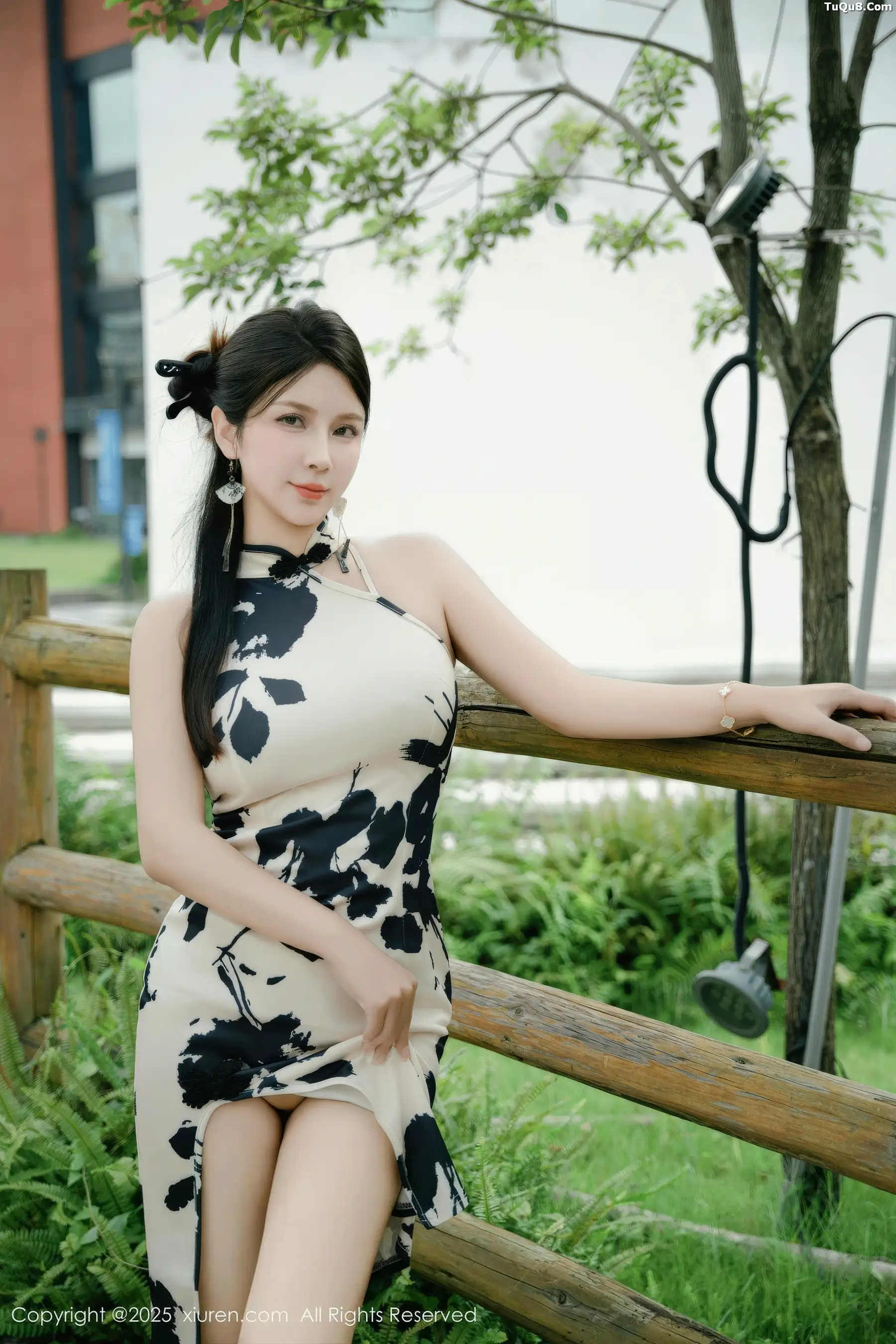 模特小蛮妖Yummy性感白色旗袍露白色内衣秀完美身材诱惑写真70P-第1章-图片3