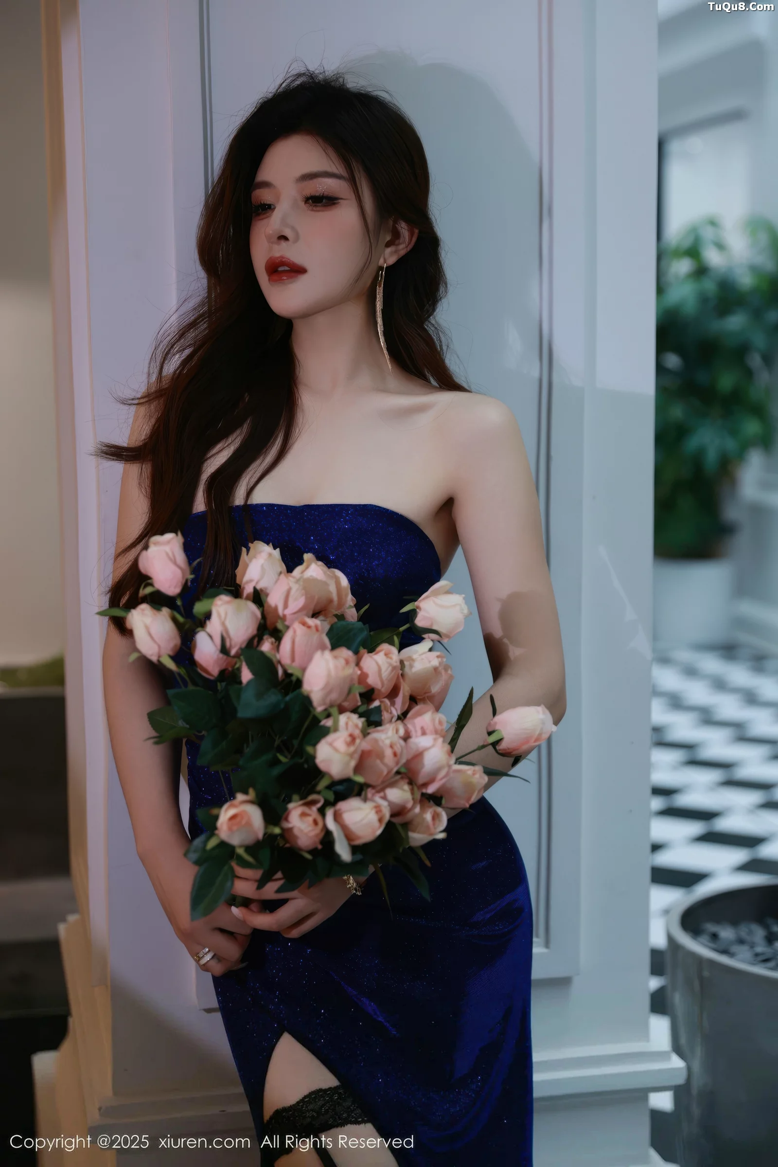 模特阿依莎性感蓝色连衣裙露蓝色内衣配黑丝袜秀曼妙身材诱惑写真71P-第1章-图片3