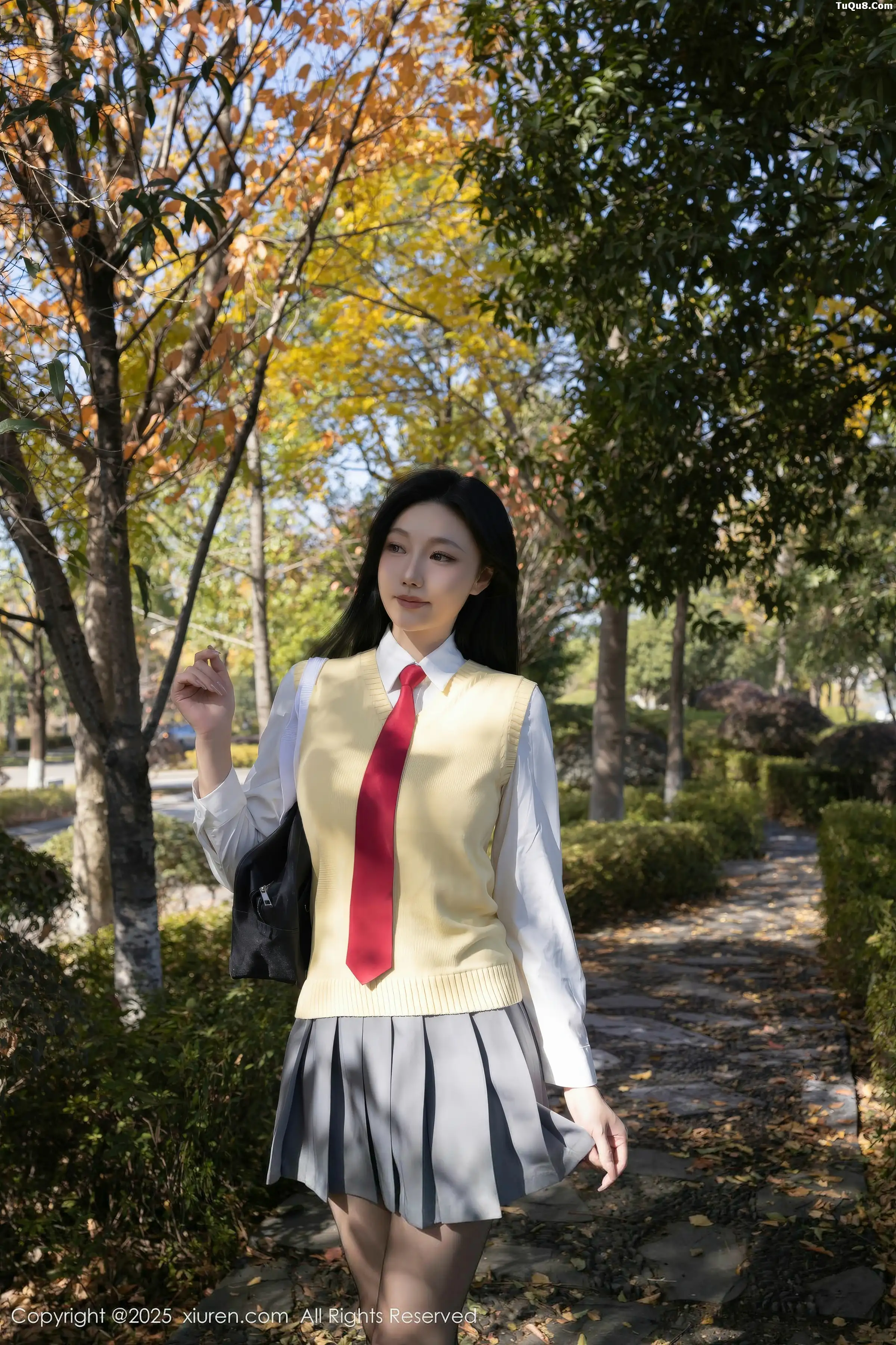 模特安然anran性感学生装扮百褶短裙配开档黑丝秀美腿诱惑写真77P-第1章-图片4
