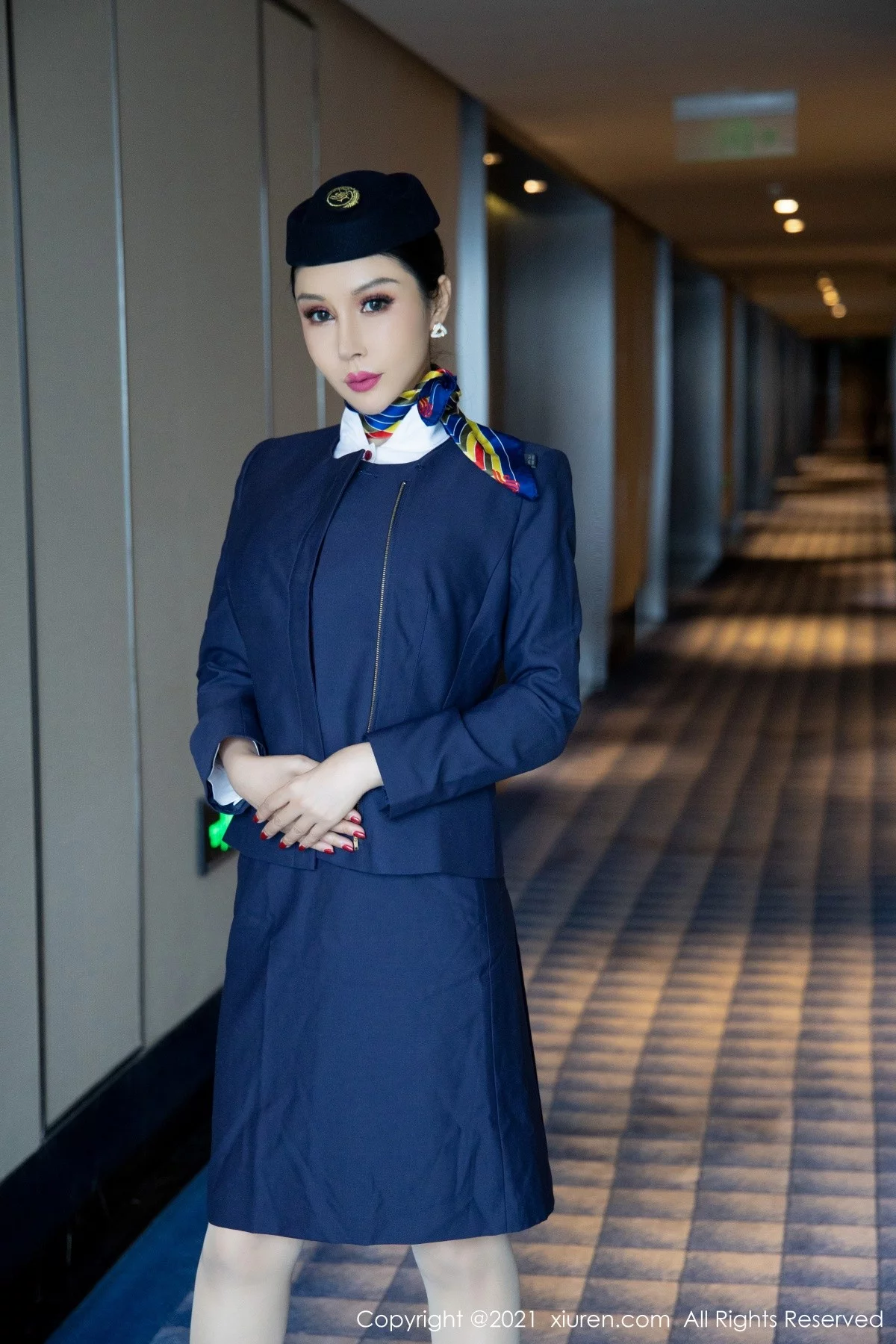 模特田冰冰三亚旅拍空姐制服主题蕾丝内衣配肉丝裤袜诱惑写真69P-第1章-图片1