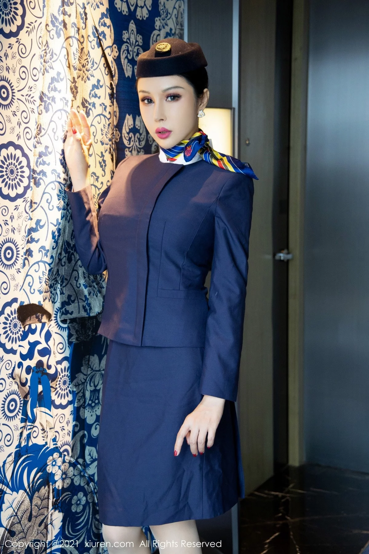 模特田冰冰三亚旅拍空姐制服主题蕾丝内衣配肉丝裤袜诱惑写真69P-第1章-图片2