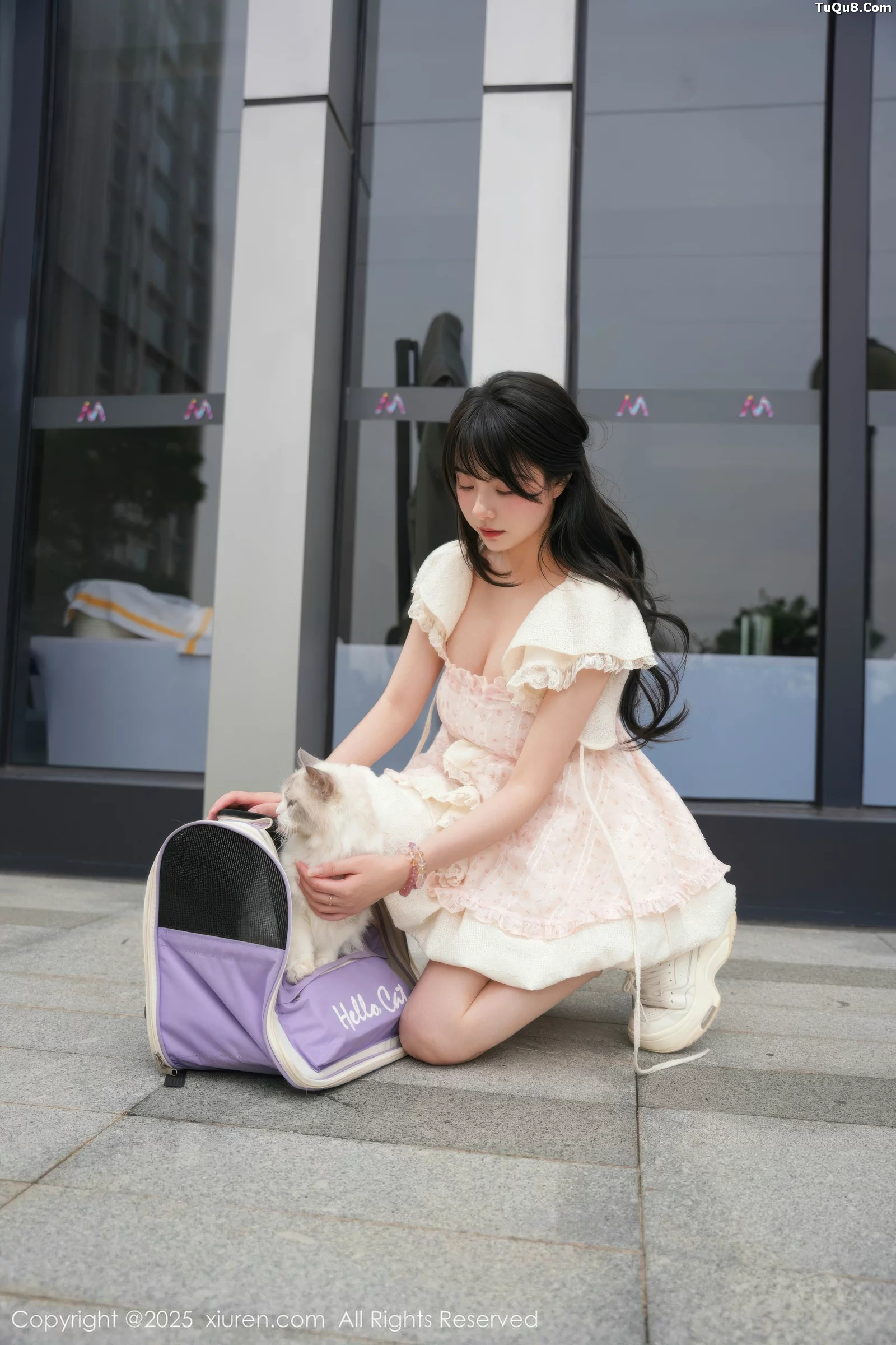 模特软情性感浅色连衣短裙配白色腿袜秀翘臀模特撩人诱惑写真75P-第1章-图片1