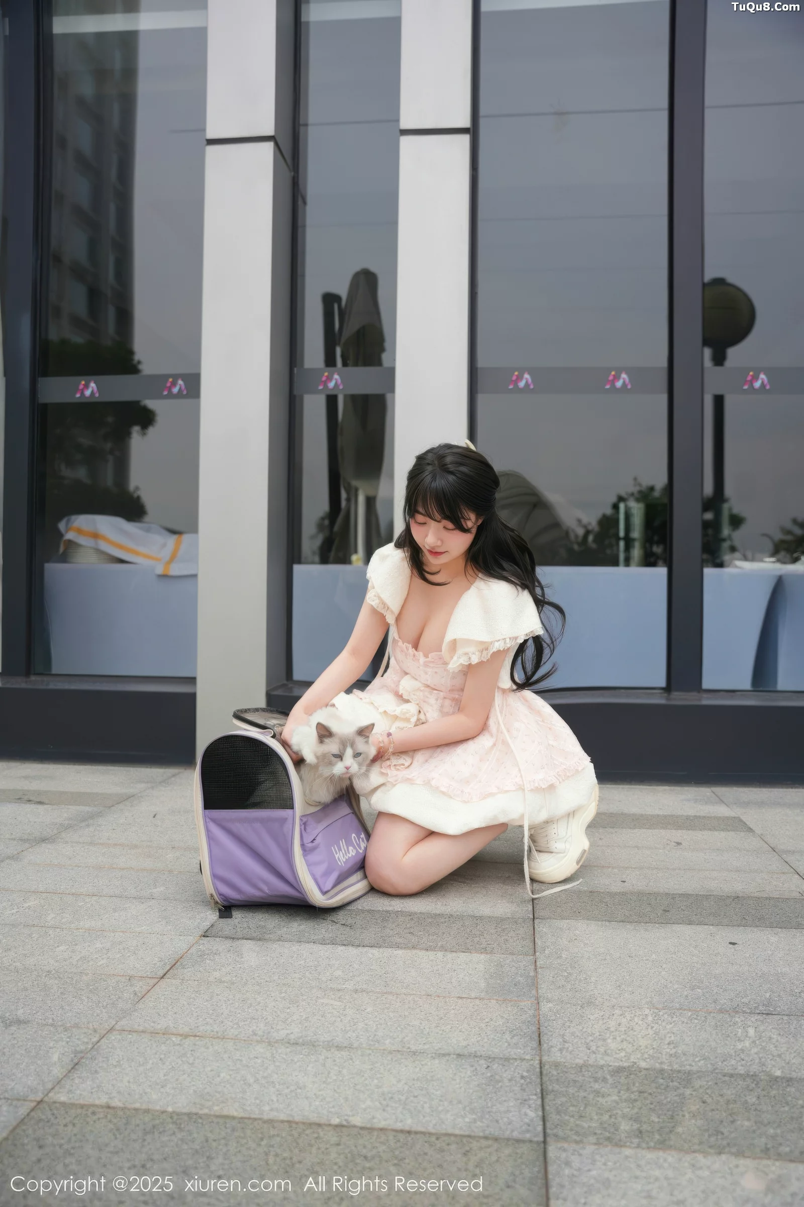 模特软情性感浅色连衣短裙配白色腿袜秀翘臀模特撩人诱惑写真75P-第1章-图片2