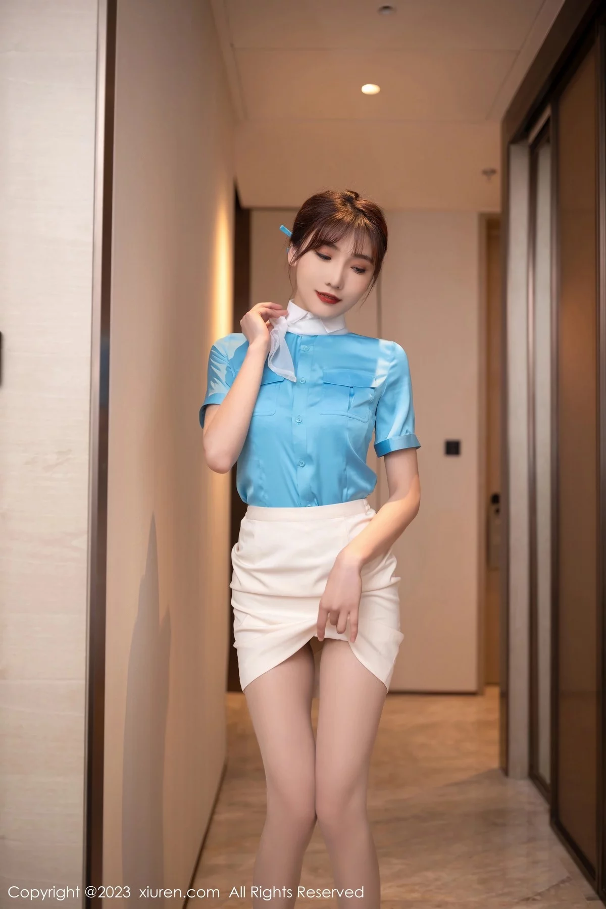 模特陆萱萱脱韩国空姐制服露灰色内衣配开档肉丝迷人诱惑写真83P-第1章-图片3
