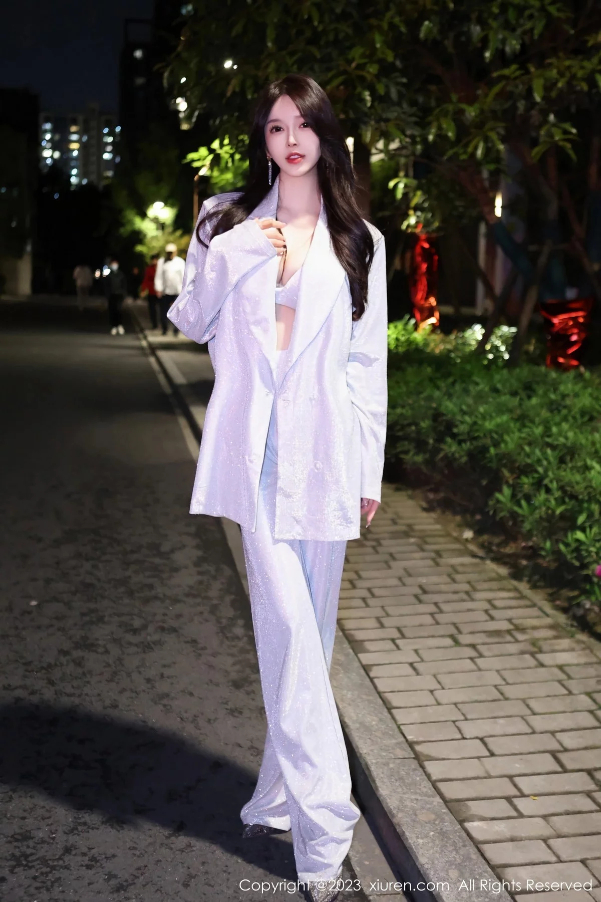 模特玉兔miki脱简约银灰外衣露银灰内衣秀傲人豪乳撩人诱惑写真82P-第1章-图片3