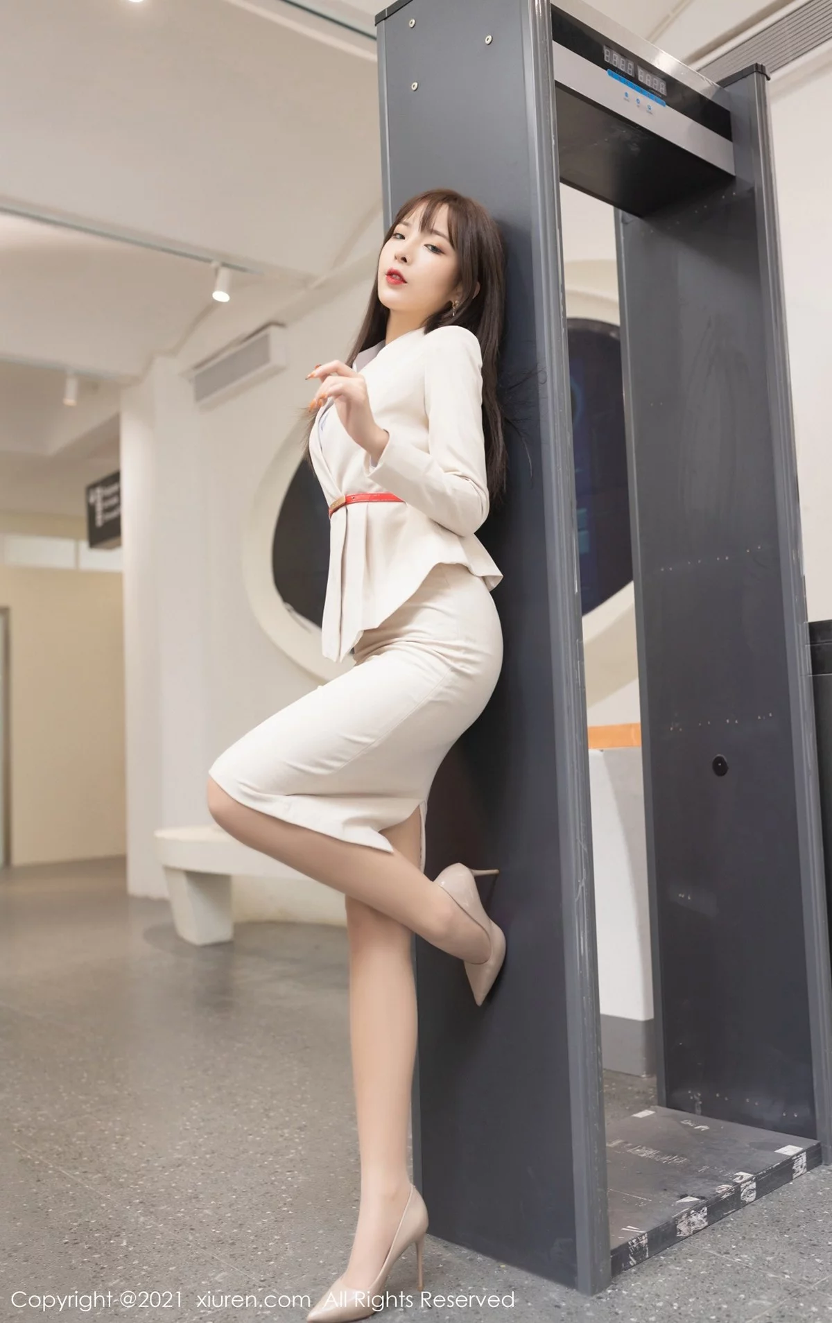 嫩模陈小喵空姐候机厅主题性感白衬衣配开档肉丝裤袜诱惑写真78P-第1章-图片3