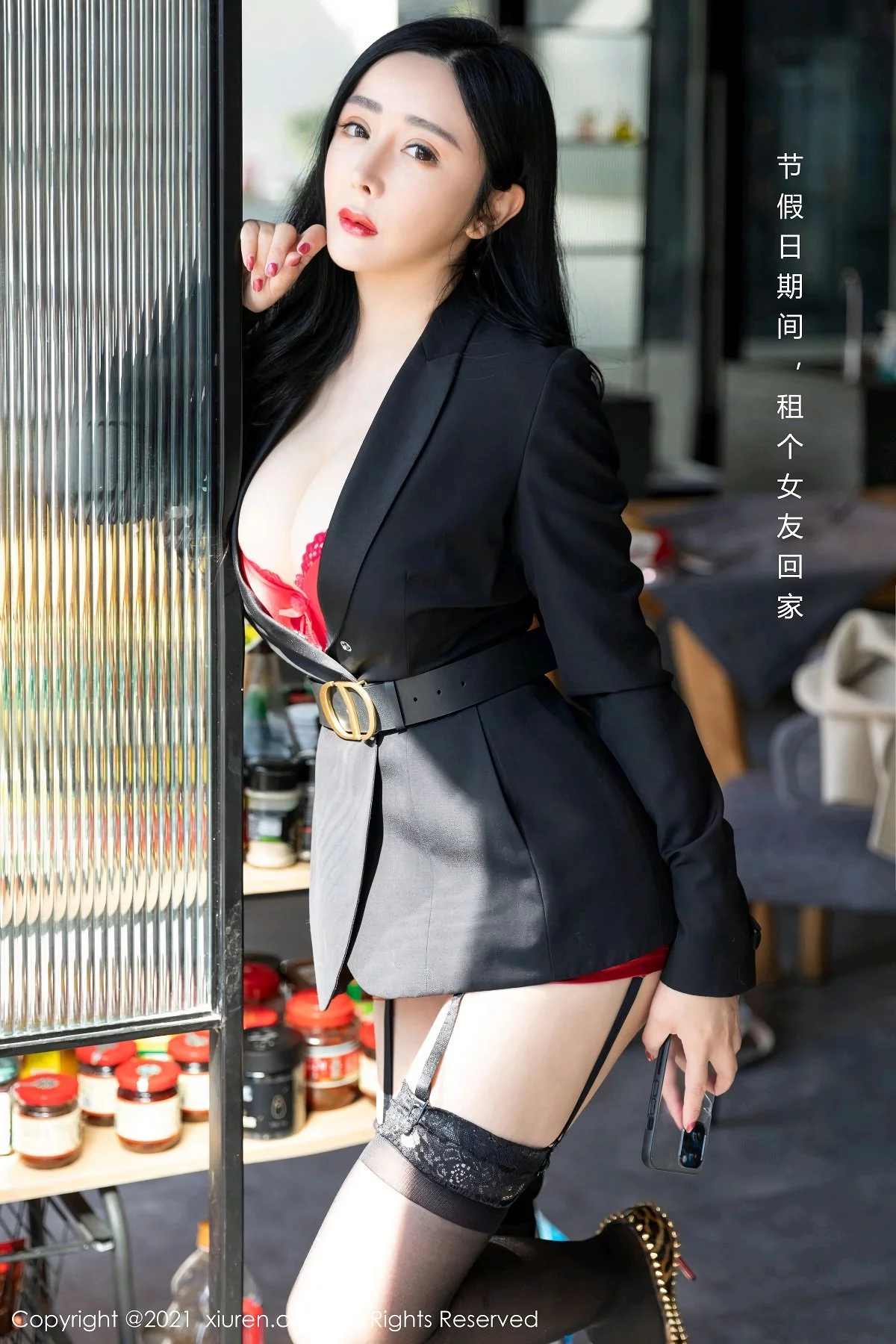 女神允爾元宵节剧情主题猩红内衣配蕾丝吊袜秀丰乳肥臀诱惑写真58P-第1章-图片1