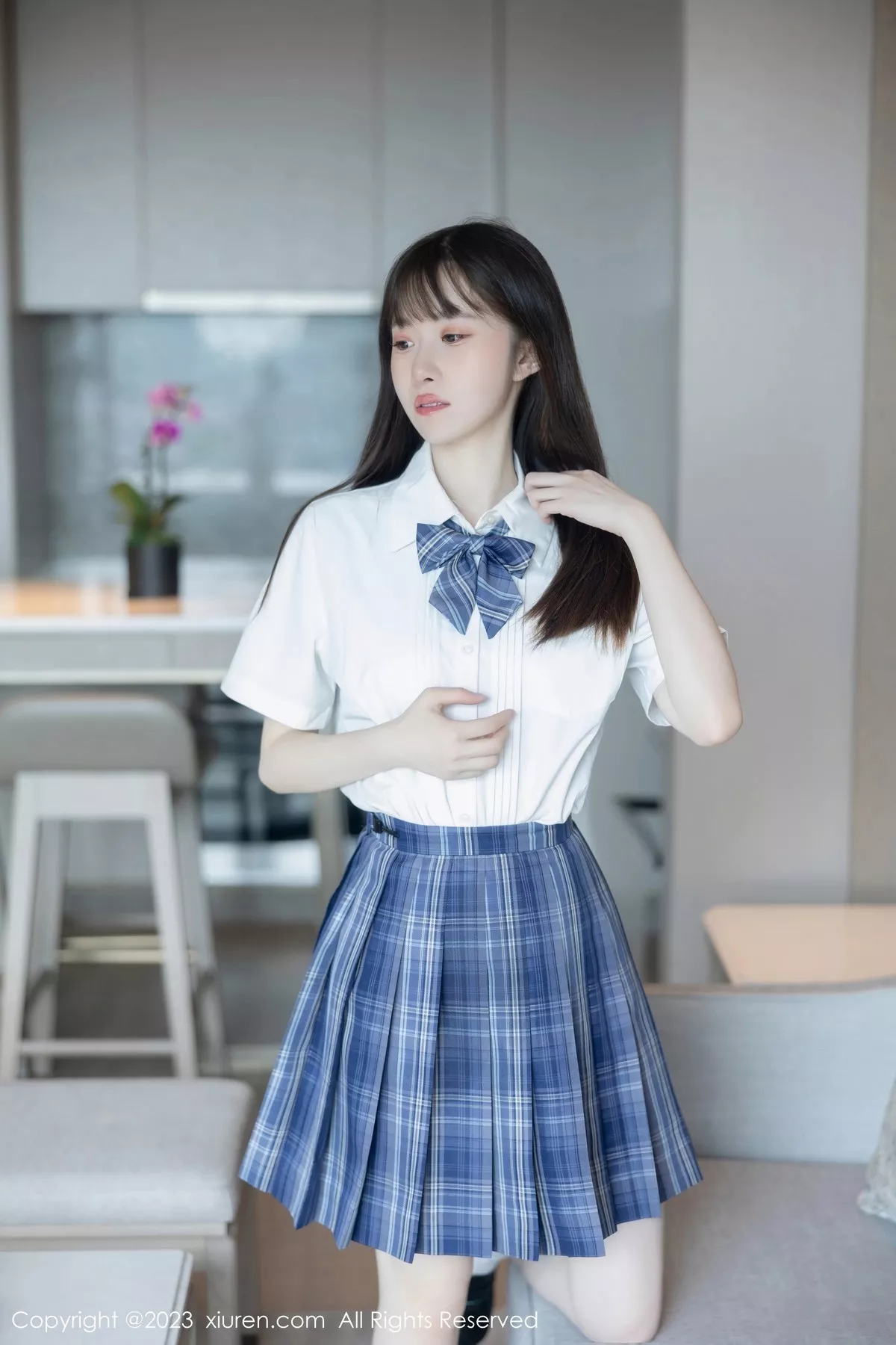 模特林悠悠白色上衣配格子短裙露浅色内衣秀曼妙身姿诱惑写真103P-第1章-图片3