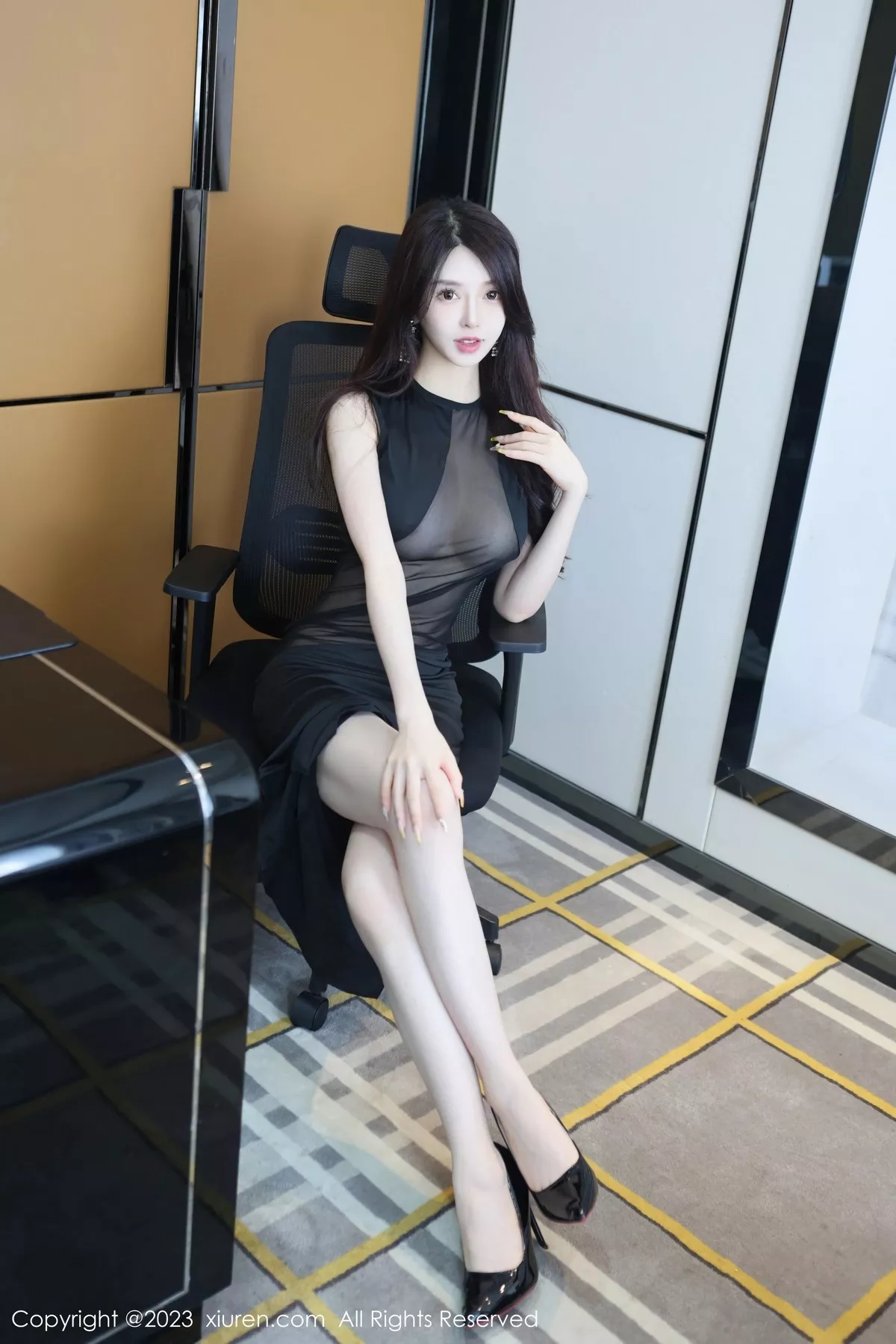 模特玉兔miki性感黑色薄纱连衣裙配超薄无内黑丝秀翘臀诱惑写真81P-第1章-图片3