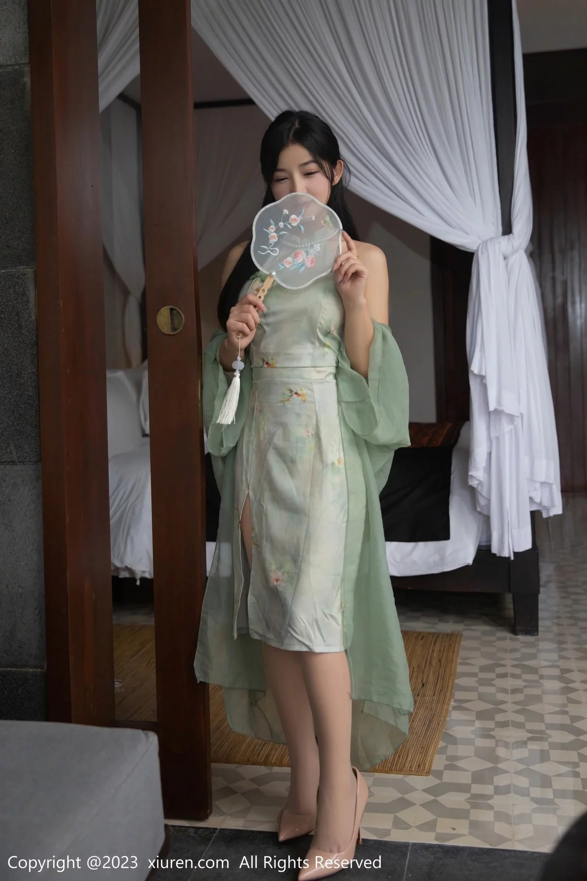 模特谭小灵水中场景墨绿古装薄纱服饰配薄透肉丝惹火诱惑写真80P-第1章-图片3