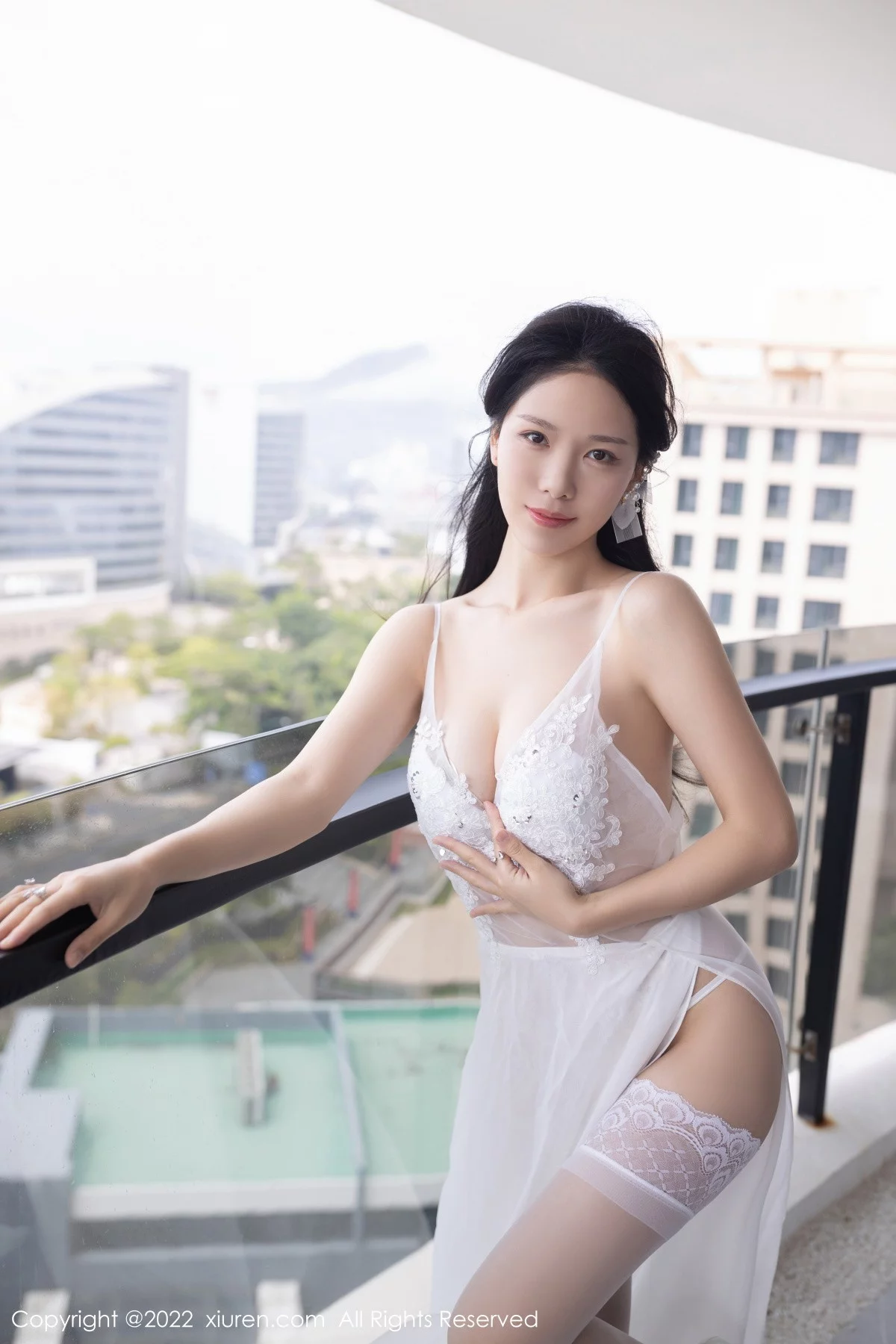 模特利世私房性感白色薄透婚纱服配丁字裤秀翘臀惹火诱惑写真80P-第1章-图片2