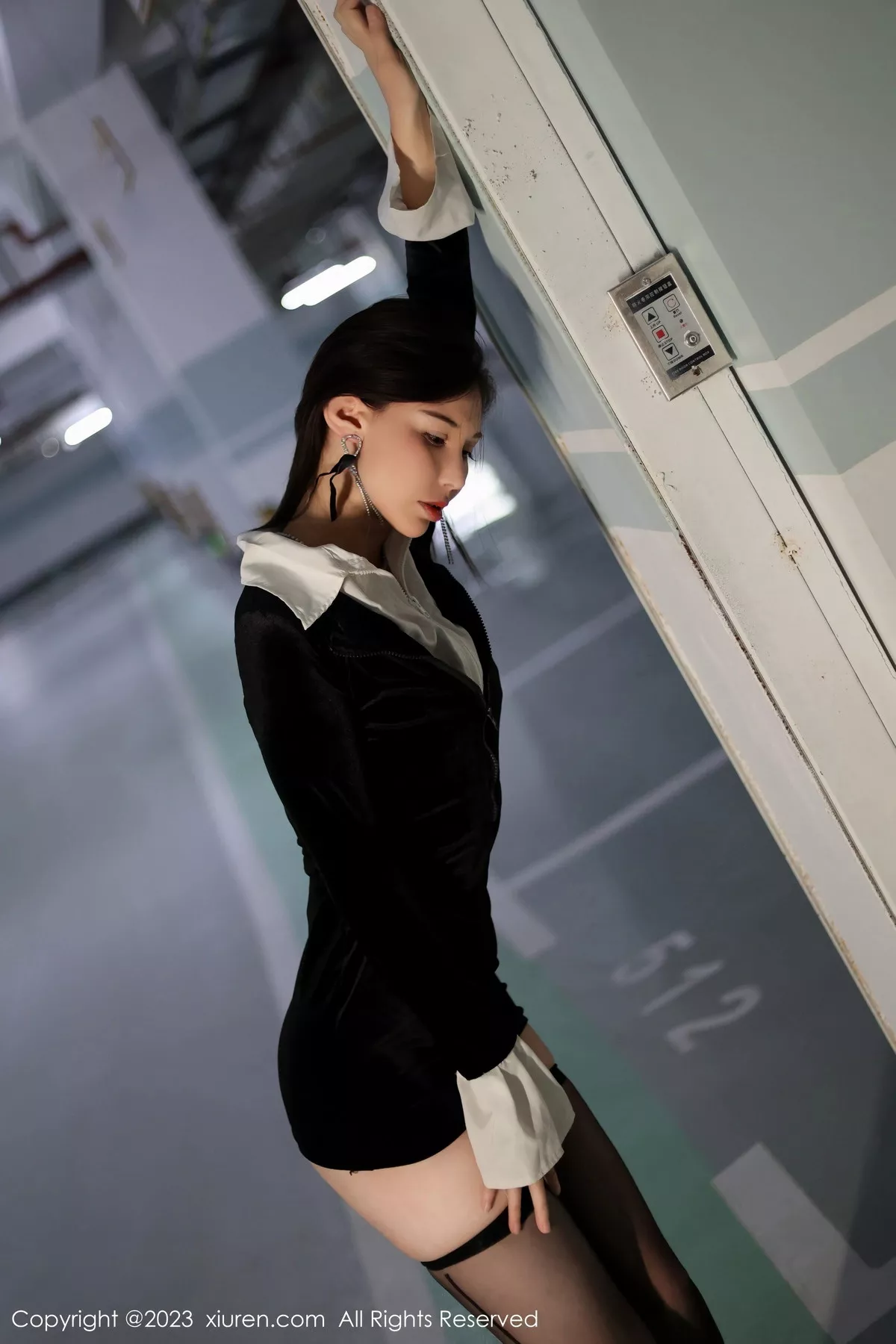 模特曼柔醉酒主题脱黑色连衣裙露性感紫色蕾丝内衣撩人诱惑写真66P-第1章-图片3