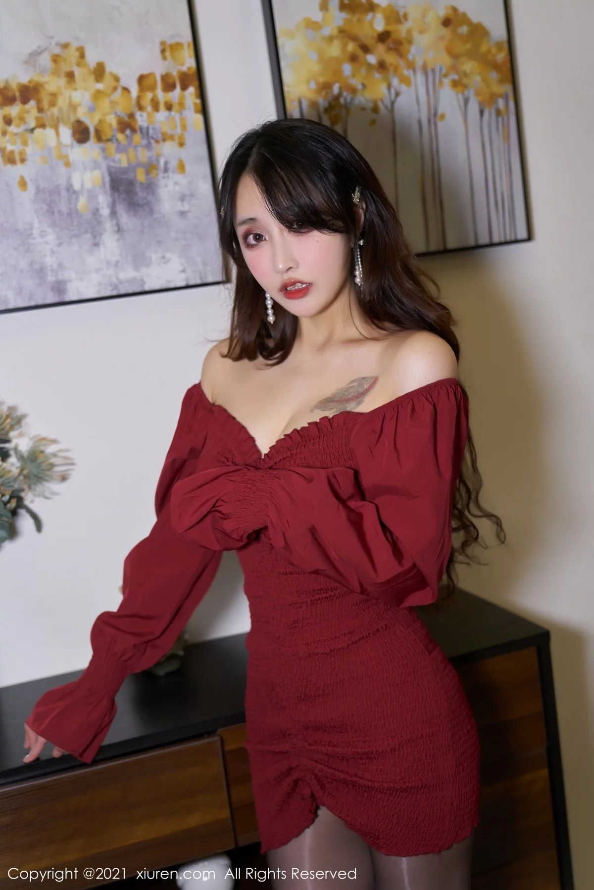 嫩模林子欣Freya心愿旅拍深V抹胸短裙配开档黑丝裤袜诱惑写真70P-第1章-图片1