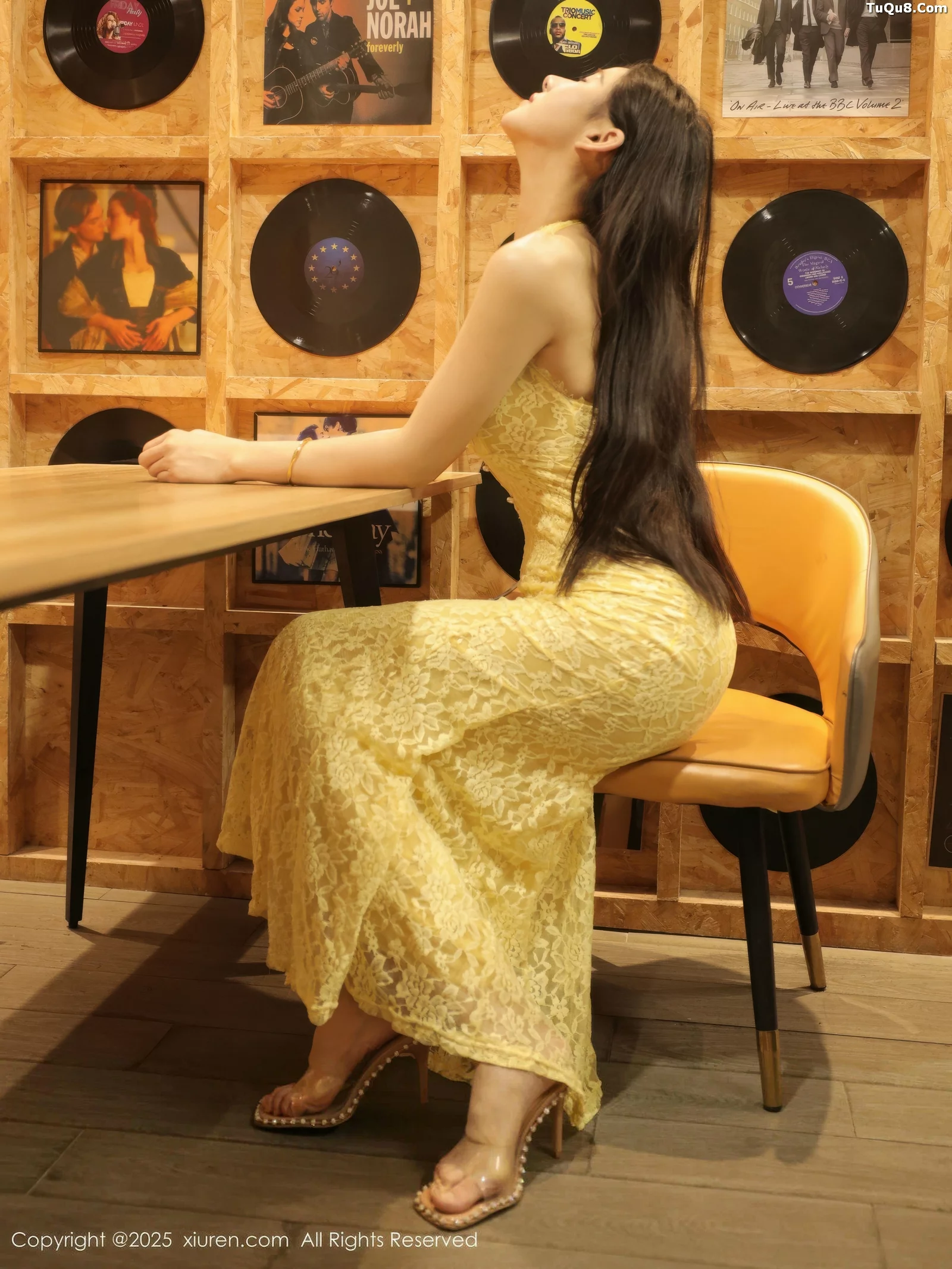 模特梨霜儿性感黄色蕾丝连衣长裙半脱秀高挑丰腴身材诱惑写真78P-第1章-图片4