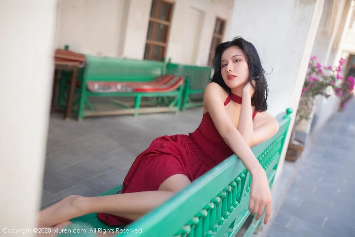嫩模就是阿朱啊私房性感红色长裙半脱真空露豪乳翘臀诱惑写真68P-第1章-图片3
