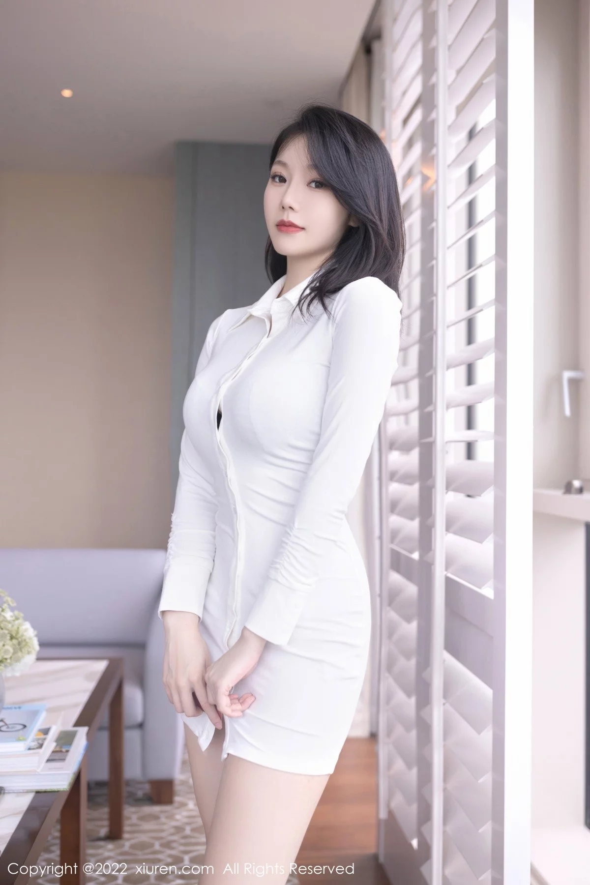 模特安然anran广州-云南旅拍简约白色衣半脱秀完美身材诱惑写真80P-第1章-图片1