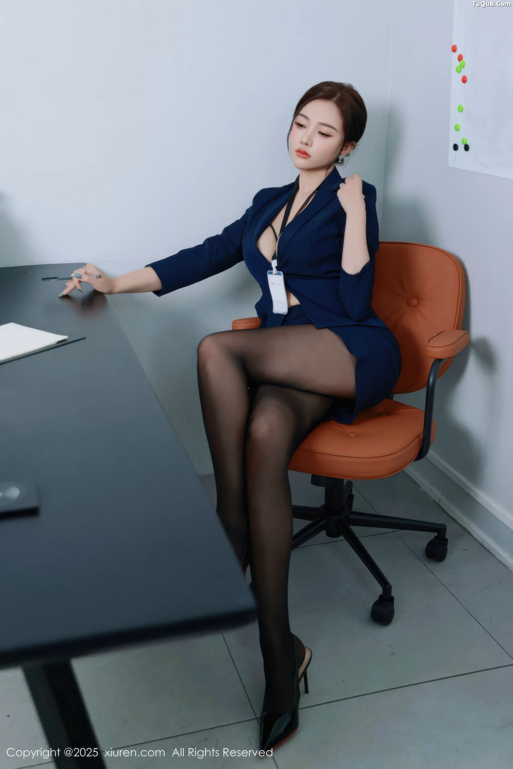 模特娜比深色OL服饰露红色内衣配超薄黑丝秀凹凸身材诱惑写真75P-第1章-图片3