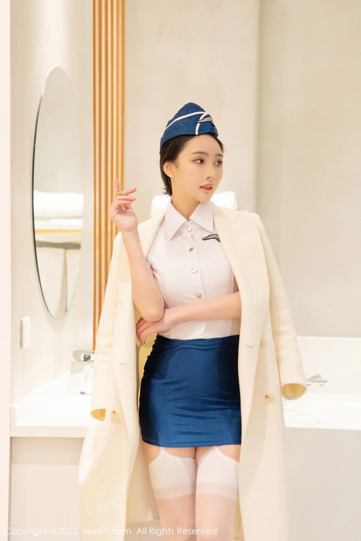 模特Summer宝宝性感空姐制服蓝色短裙下白丝吊袜撩人诱惑写真60P-第1章-图片1