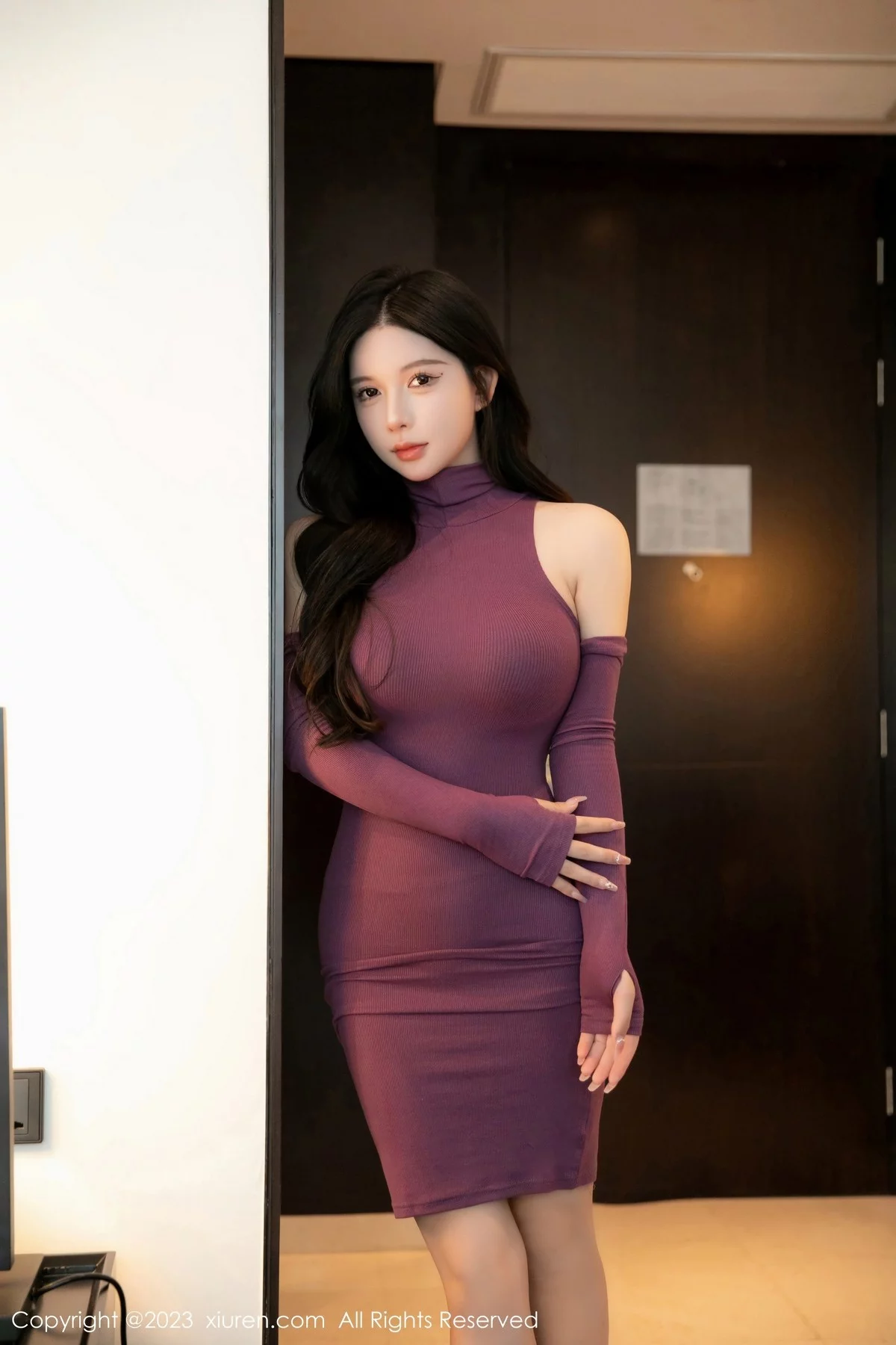 模特林珊珊性感暗红色收身连衣裙露红色轻透内衣完美诱惑写真100P-第1章-图片3