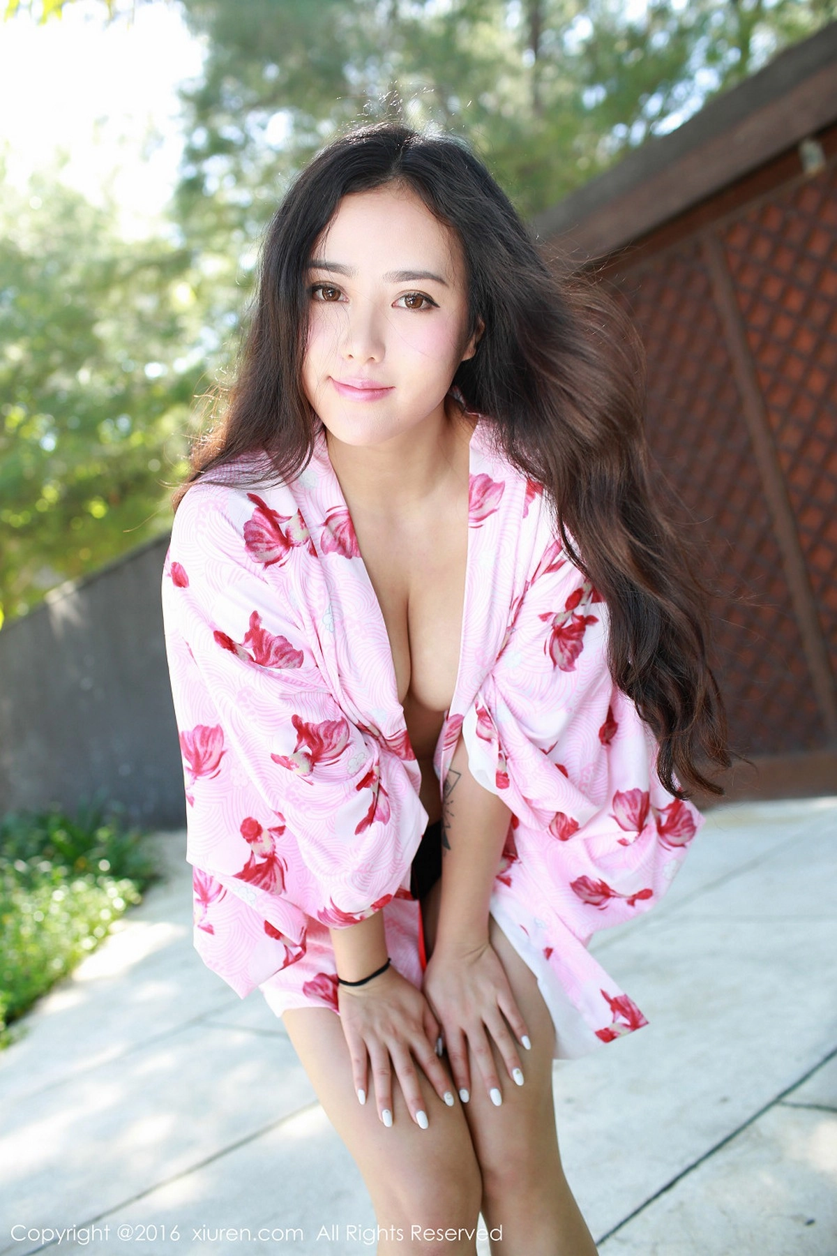 嫩模Manuela玛鲁娜巴厘岛旅拍黑色丁字裤诱惑美臀写真47P-第1章-图片1