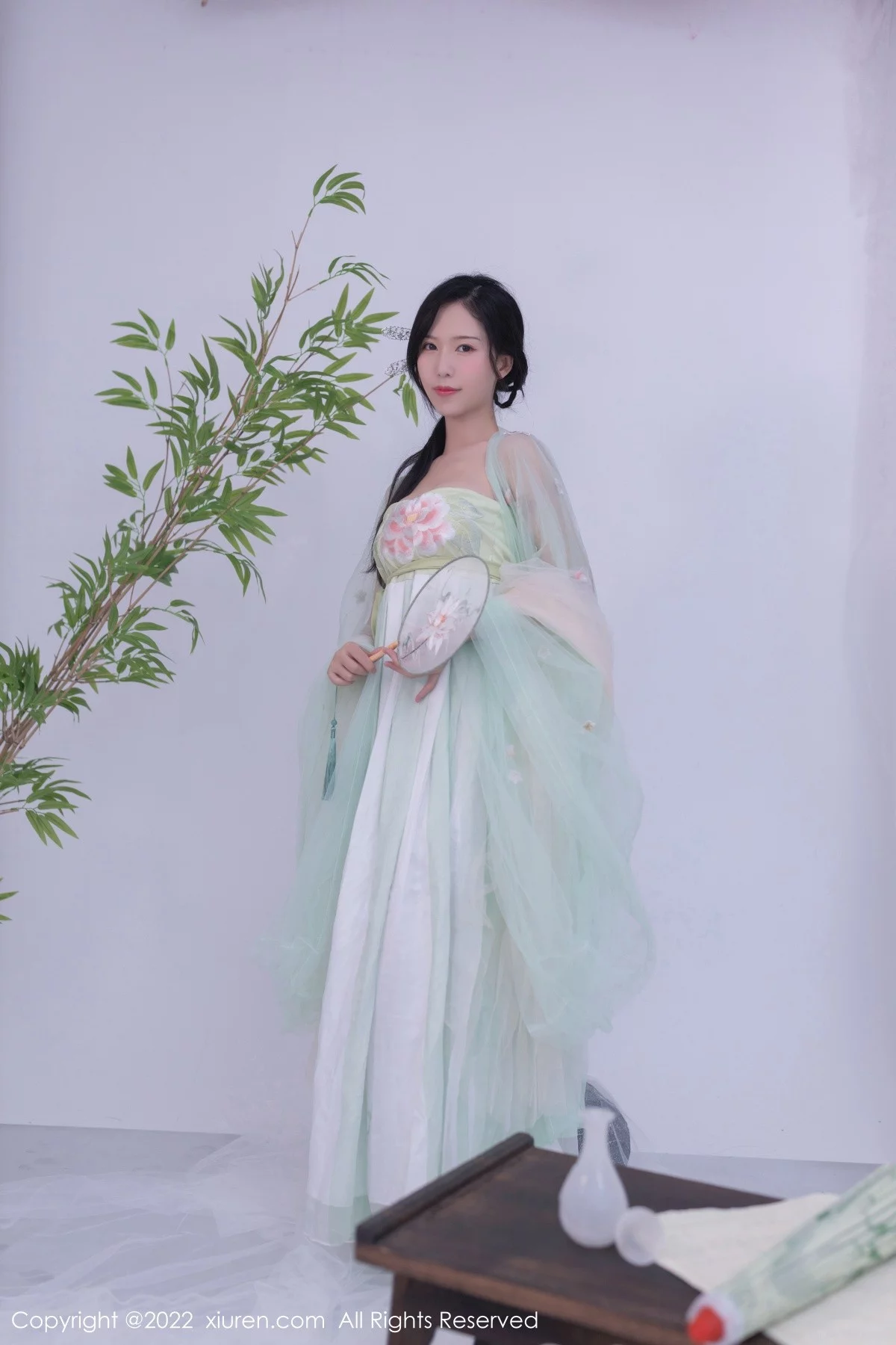 模特利世私房性感淡绿色轻透古装服饰透视秀火辣身材诱惑写真72P-第1章-图片1