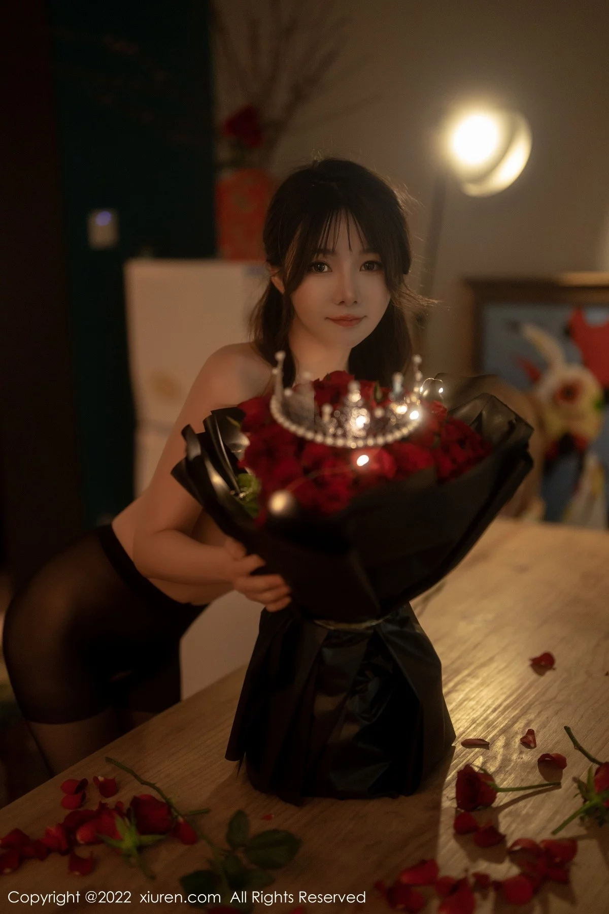 模特婠婠么私房性感黑色露肩连衣裙配超薄黑丝秀曼妙身材写真74P-第1章-图片1