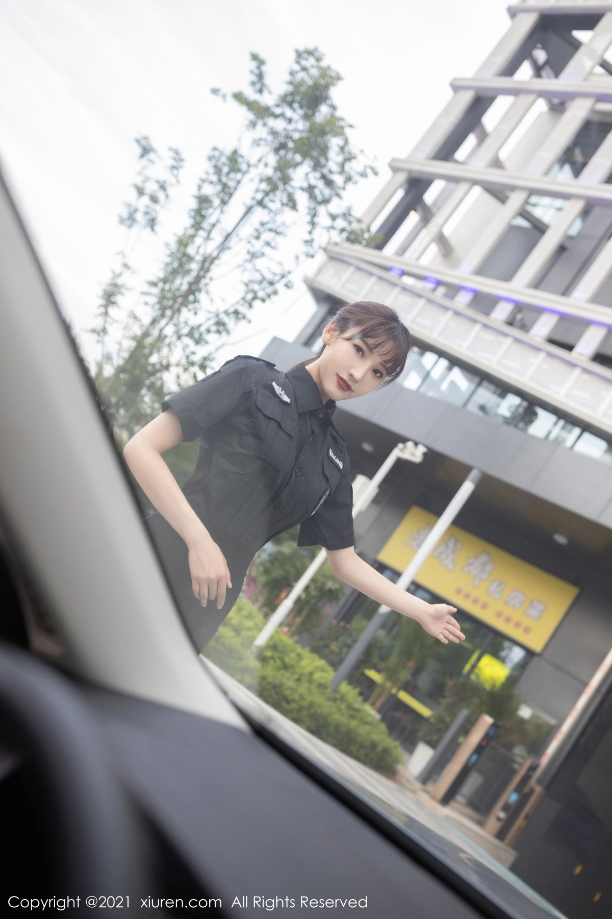 嫩模陆萱萱物业保安主题脱制服露性感内衣黑丝裤袜诱惑写真86P-第1章-图片1