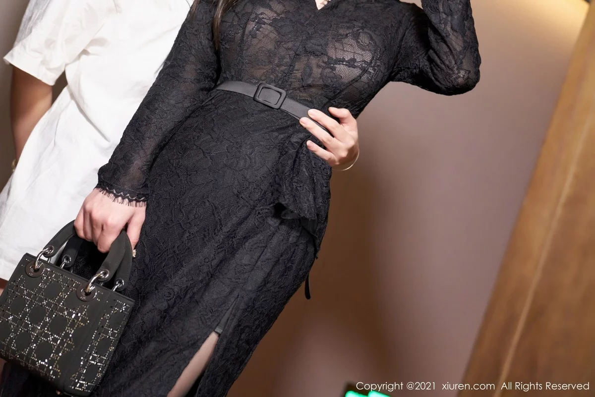 女神周于希Sandy黑色魅惑制服配无内黑丝裤袜撩人诱惑写真90P-第1章-图片2