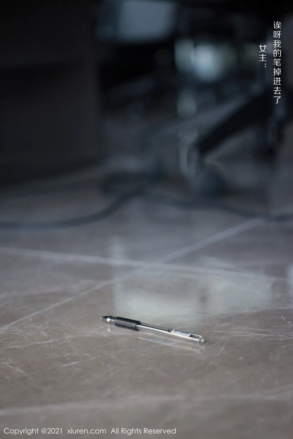 模特尹甜甜加班剧情主题开档肉丝裤袜露粉色内裤秀翘臀诱惑写真90P-第1章-图片3